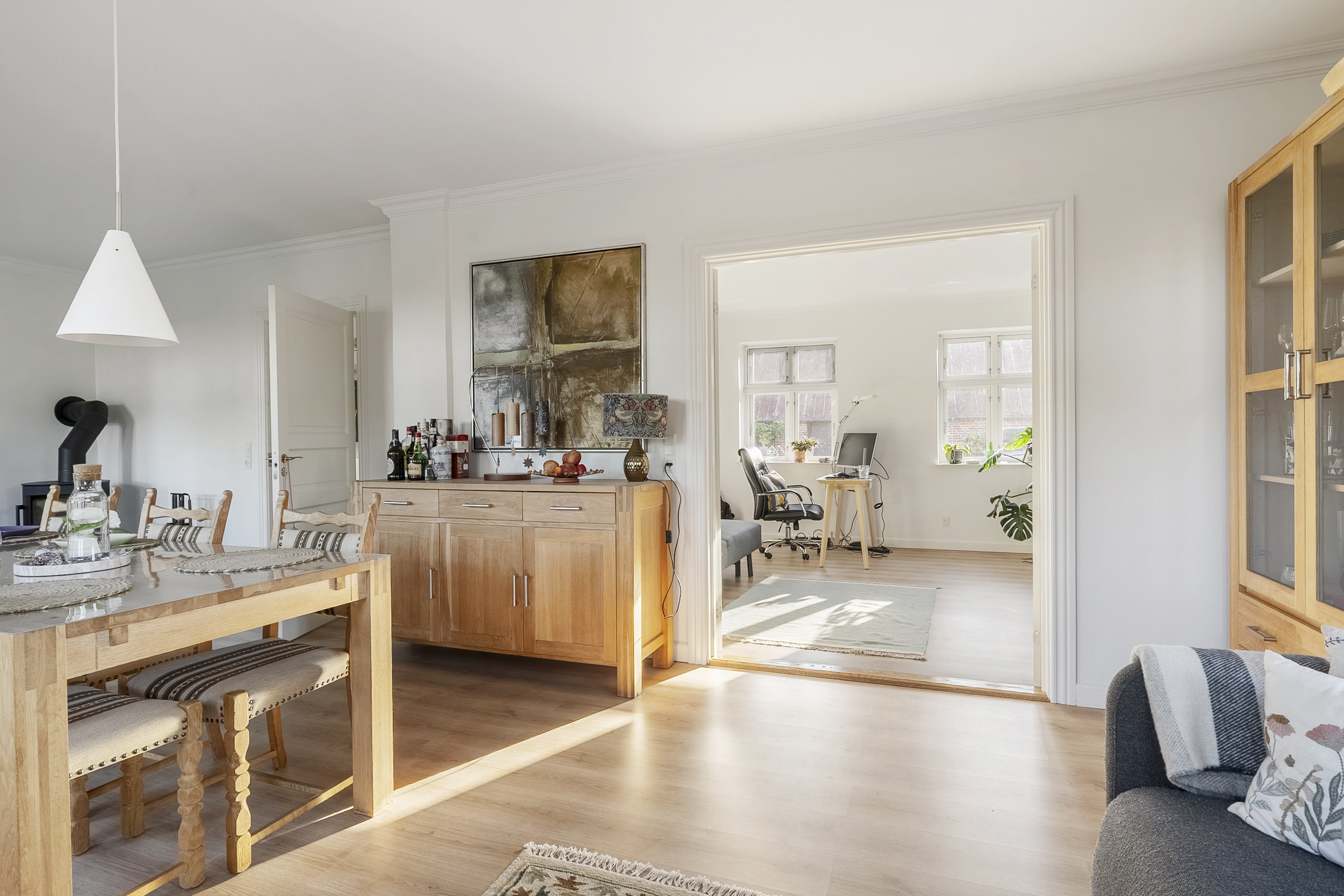 Fremhævet spisekøkken billede i fuldskærmstilstand. Billede af Snareskovvej 4, Ørridslev, 8732 Hovedgård