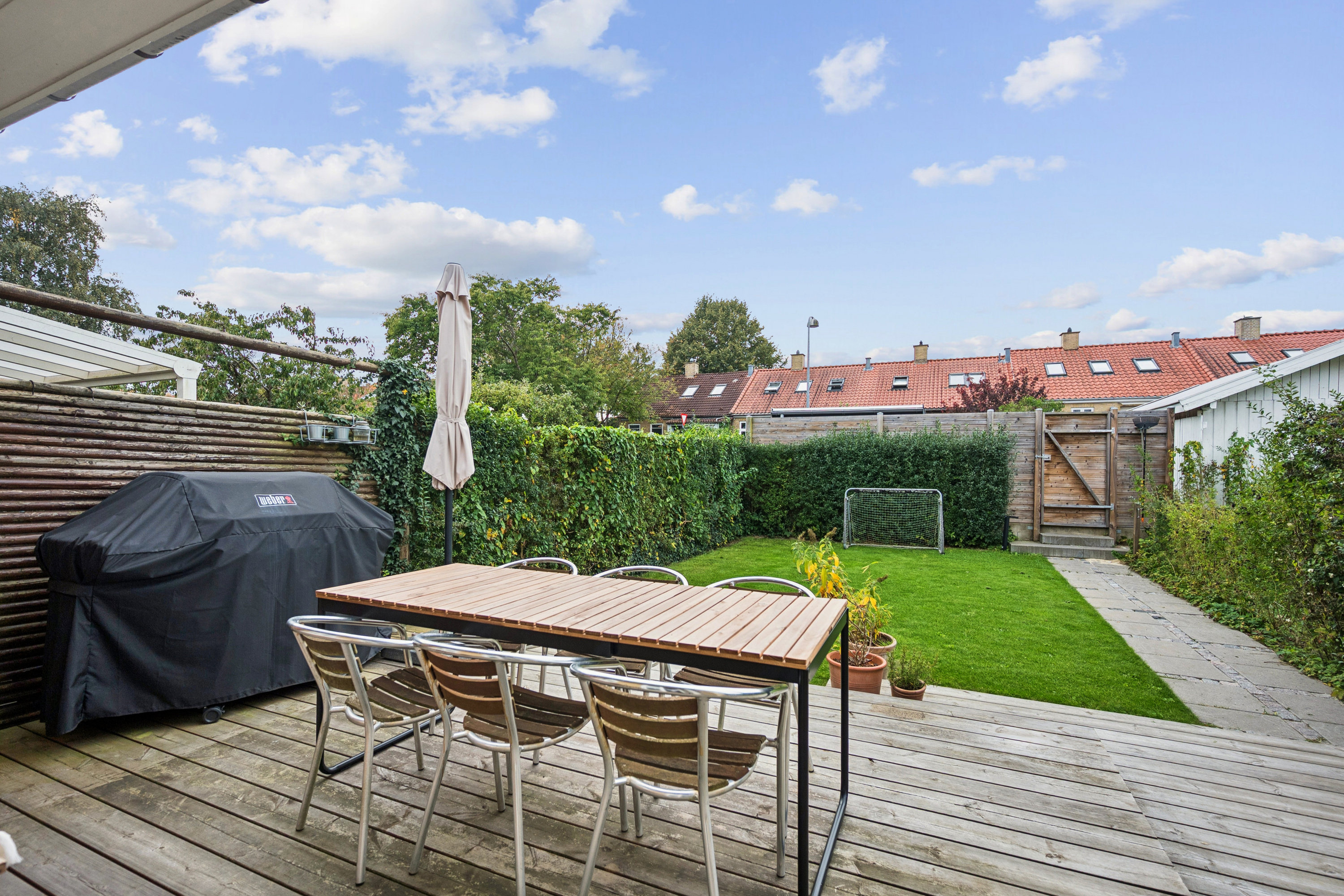 Fremhævet terrasse billede i fuldskærmstilstand. Billede af Fyrrevang 58, 2830 Virum
