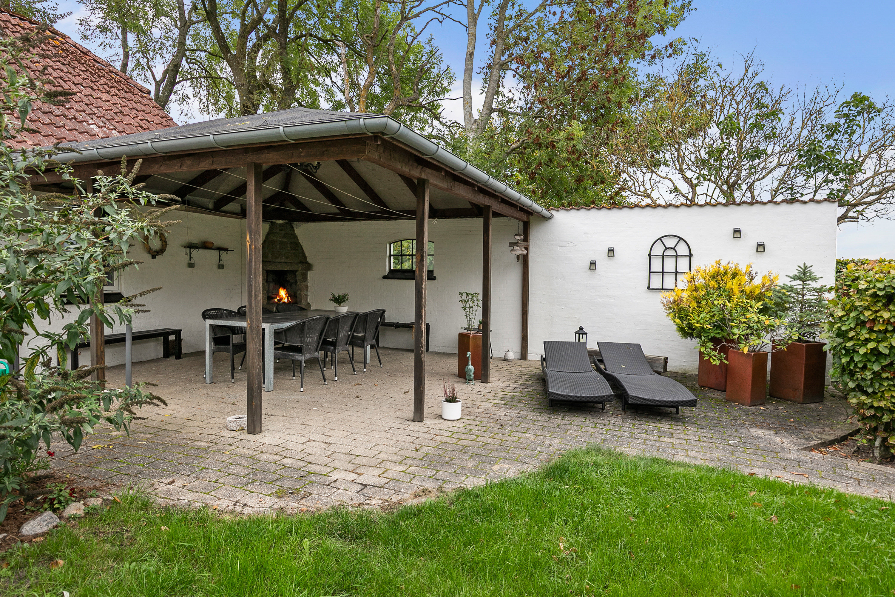 Fremhævet overdækket terrasse billede i fuldskærmstilstand. Billede af Hovedgaden 81, Skovsgård, 9460 Brovst