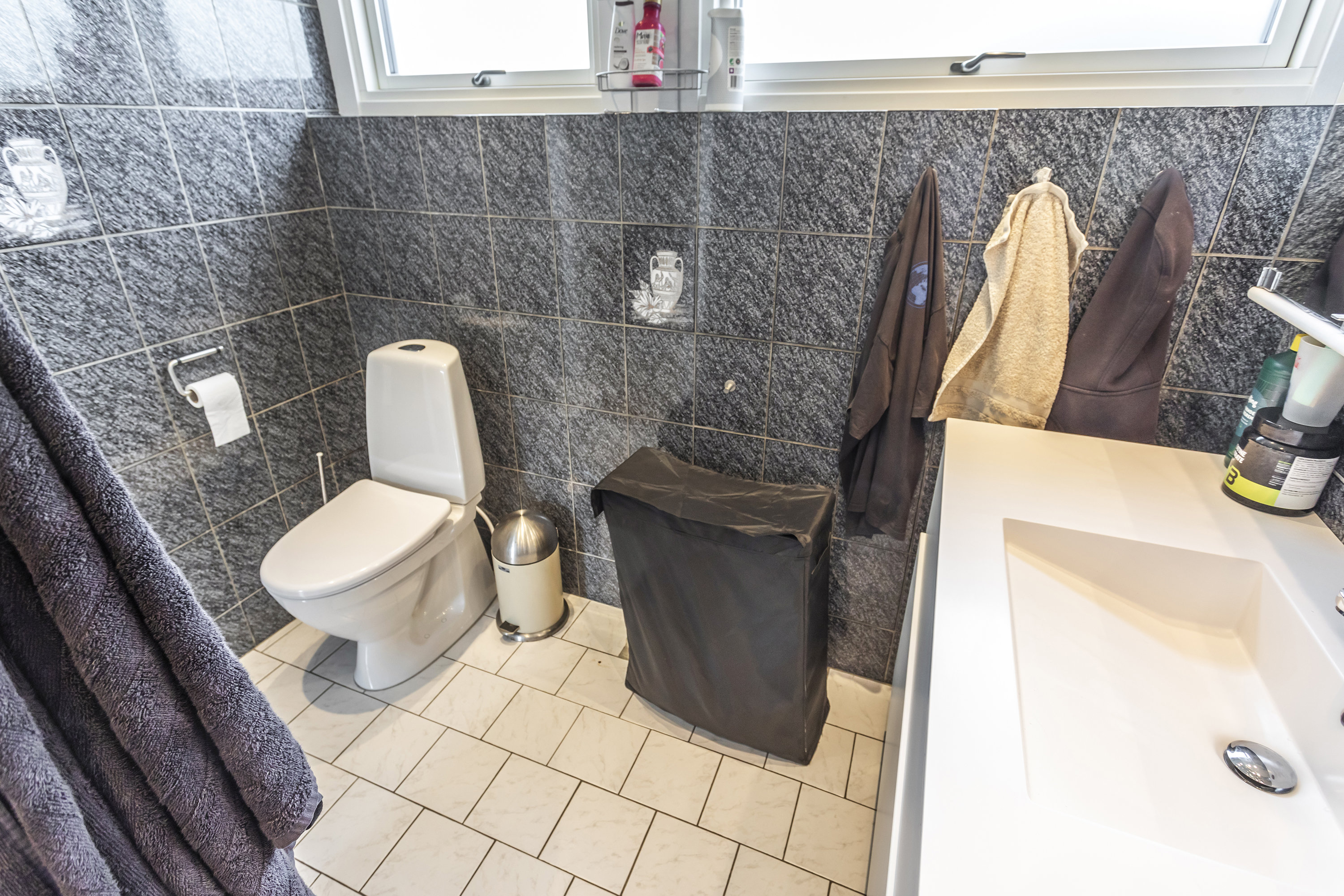 Fremhævet badeværelse billede i fuldskærmstilstand. Billede af Randkløve Alle 20, 2770 Kastrup