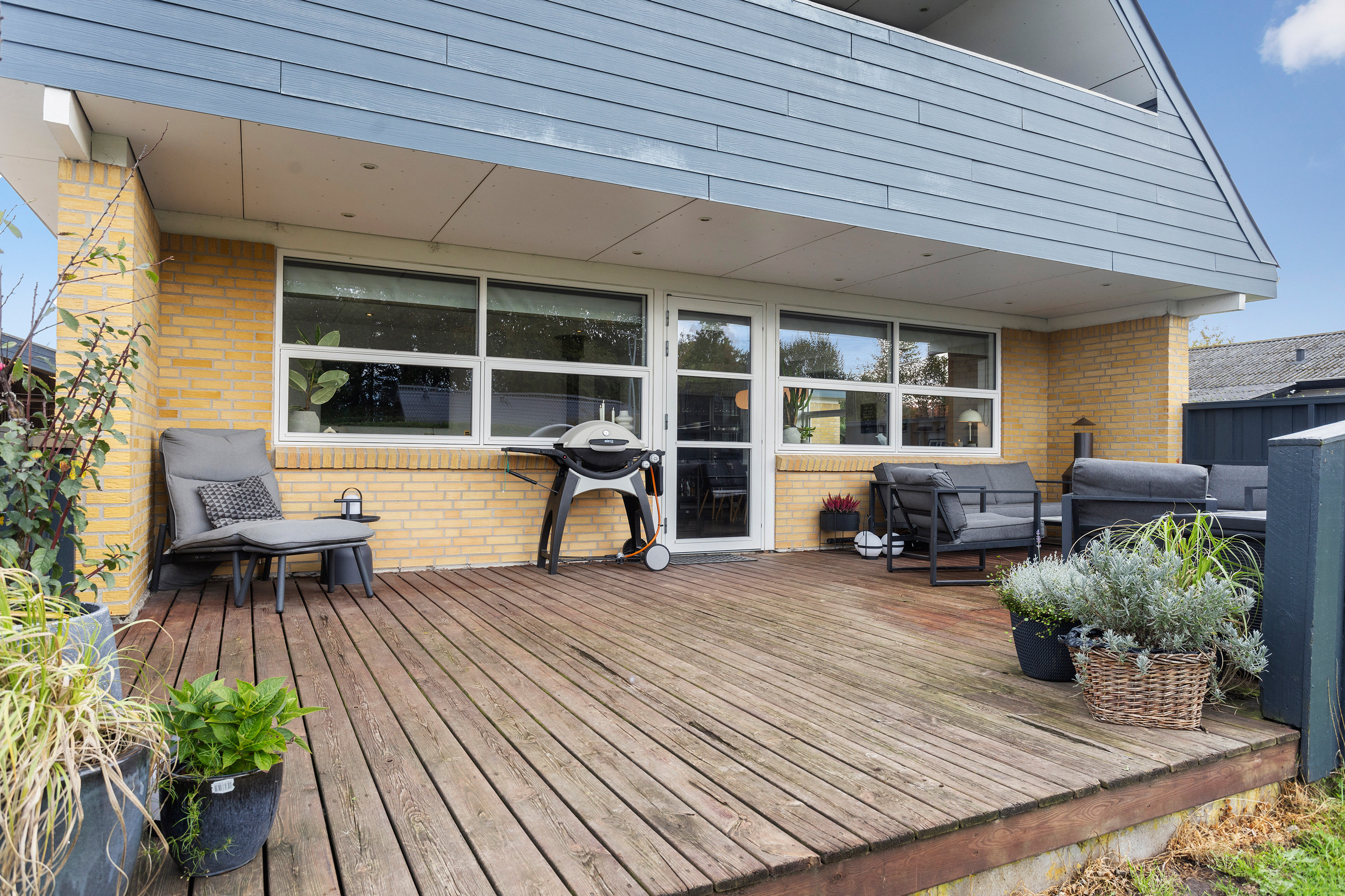 Fremhævet terrasse billede i fuldskærmstilstand. Billede af Elverhøjsvej 9, 9700 Brønderslev