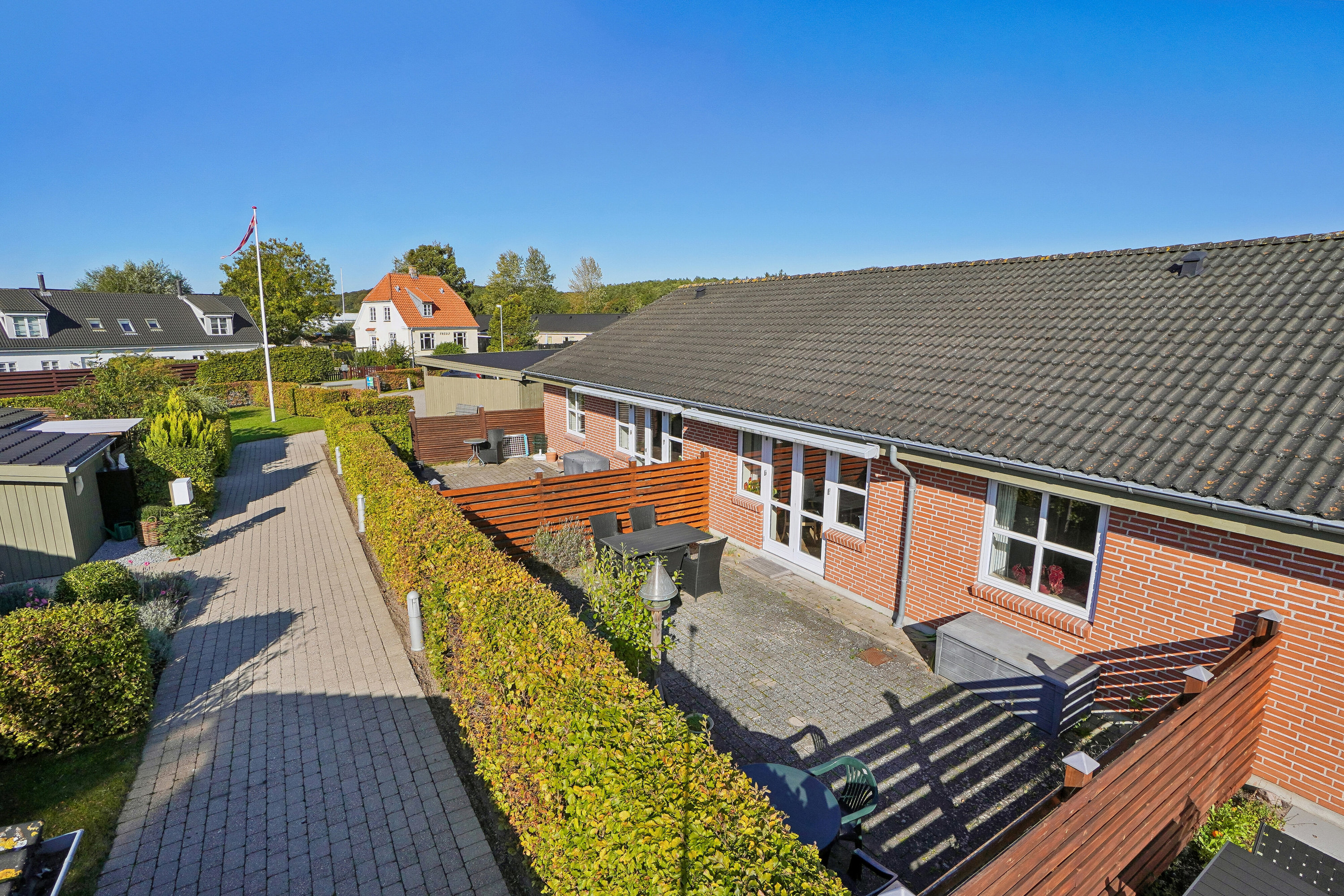 Fremhævet set fra vejen billede i fuldskærmstilstand. Billede af Åsebro 9B, Åsebro, 3300 Frederiksværk