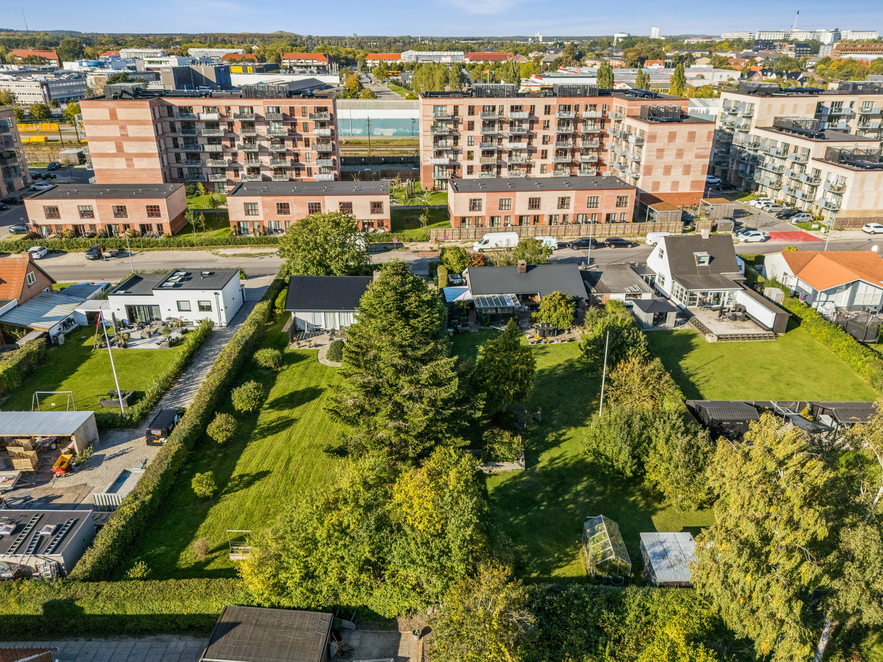 Fremhævet luftfoto billede i fuldskærmstilstand. Billede af Banemarksvej 37, 2605 Brøndby