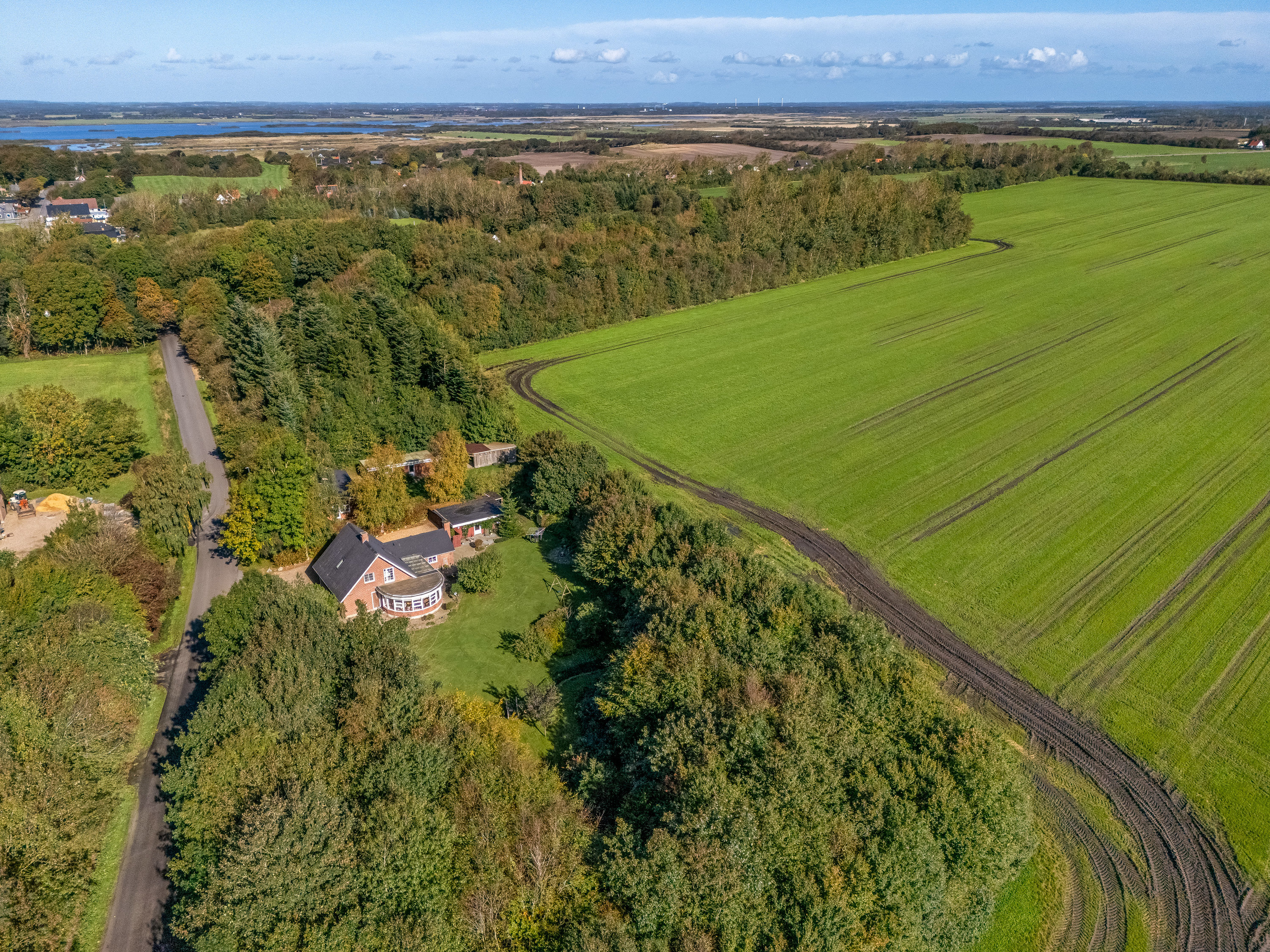 Fremhævet dronebilleder  billede i fuldskærmstilstand. Billede af Stenbjergvej 13, Lønborg, 6880 Tarm