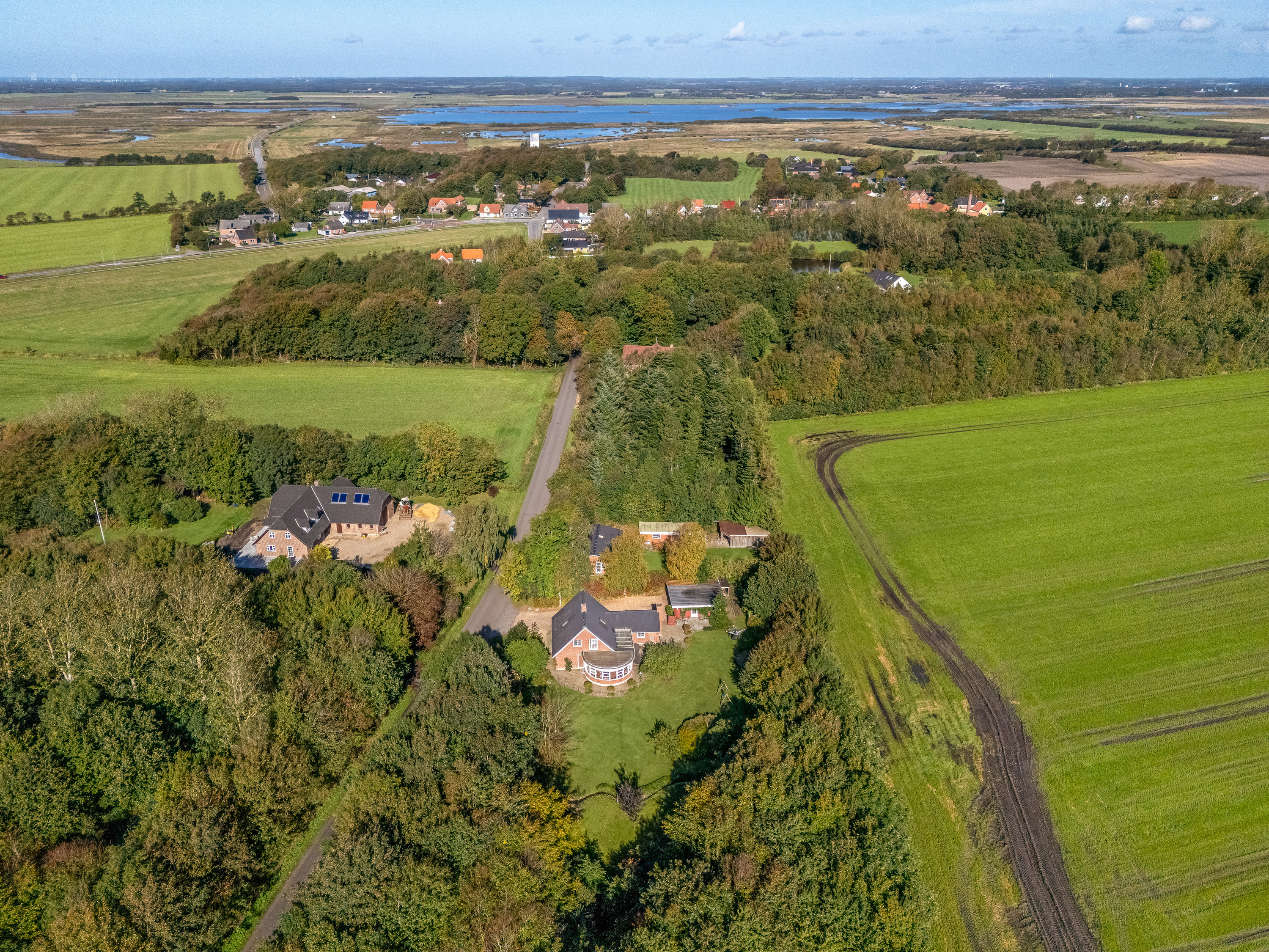 Fremhævet dronebilleder  billede i fuldskærmstilstand. Billede af Stenbjergvej 13, Lønborg, 6880 Tarm