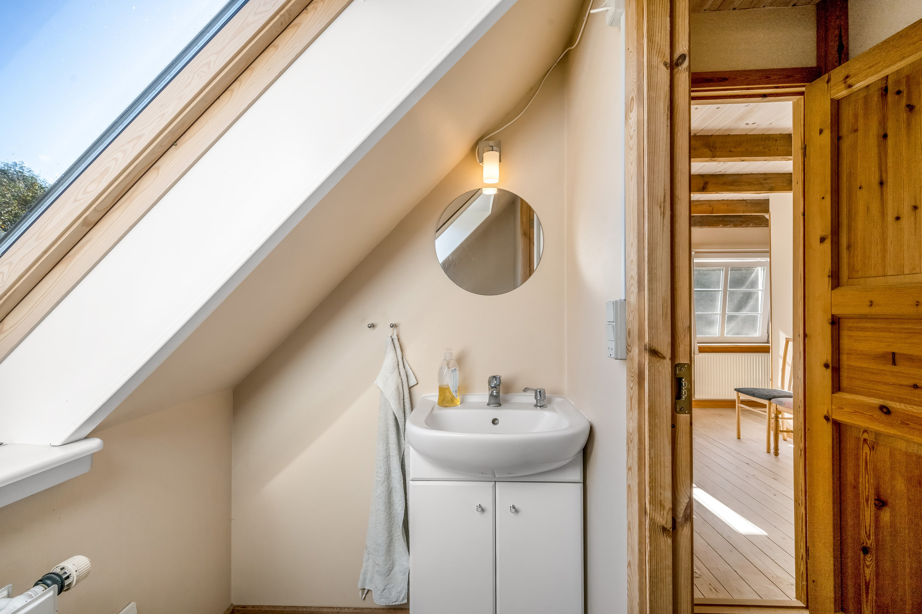 Fremhævet toilet  billede i fuldskærmstilstand. Billede af Stenbjergvej 13, Lønborg, 6880 Tarm
