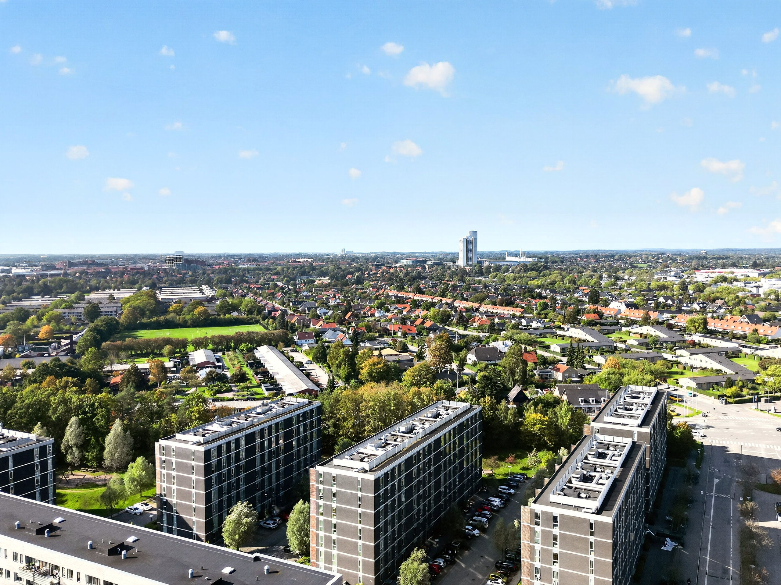 Fremhævet luftfoto billede i fuldskærmstilstand. Billede af Gyngemose Parkvej 3, 6. th., 2860 Søborg