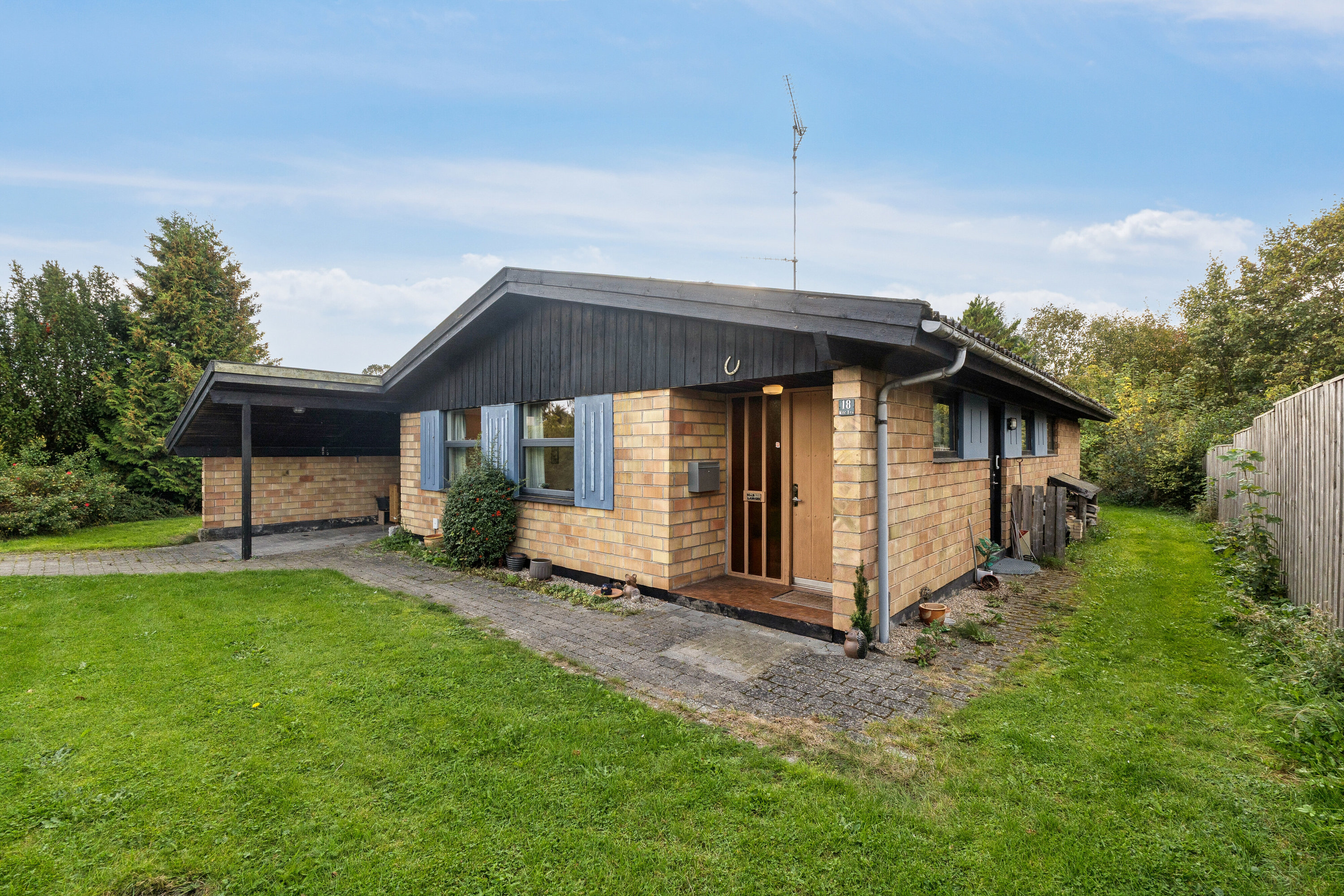 Solsortevej 18, 4130 Viby Sjælland