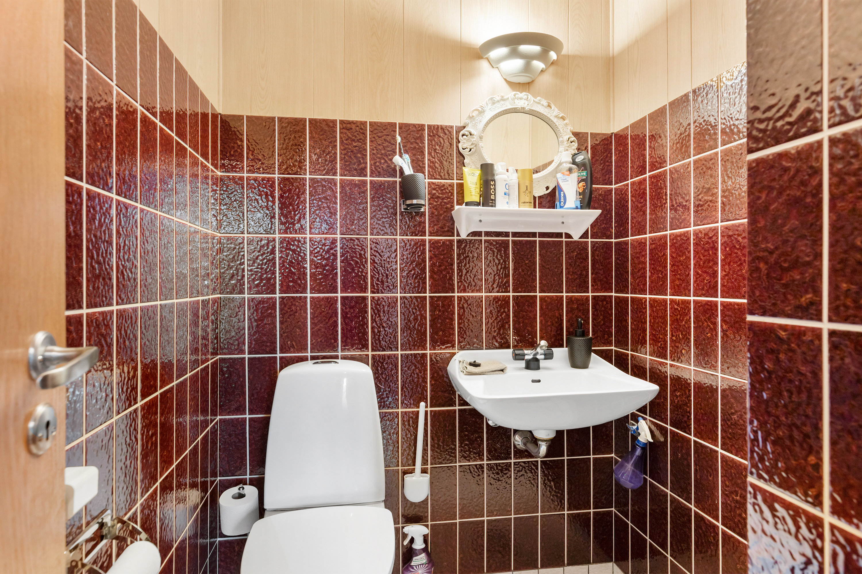 Fremhævet toilet billede i fuldskærmstilstand. Billede af Markedsvej 13, 9440 Aabybro