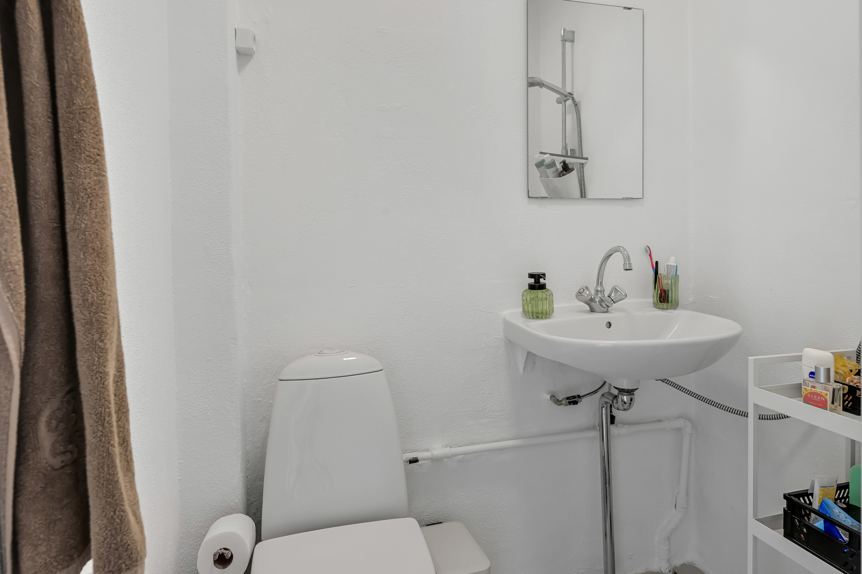 Fremhævet toilet billede i fuldskærmstilstand. Billede af Frodesgade 148, 2. tv., 6700 Esbjerg