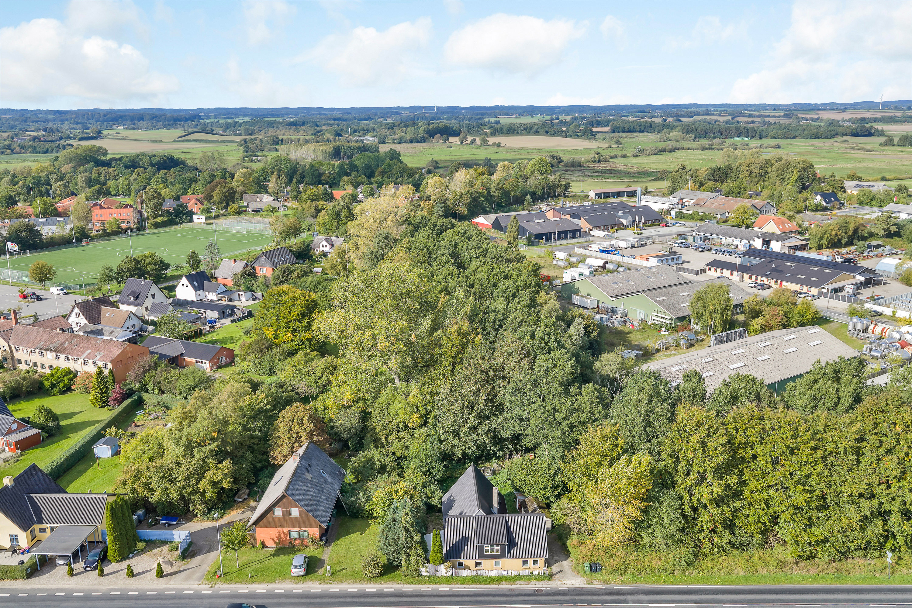 Fremhævet luftfoto billede i fuldskærmstilstand. Billede af Odensevej 9, Nr Broby, 5672 Broby