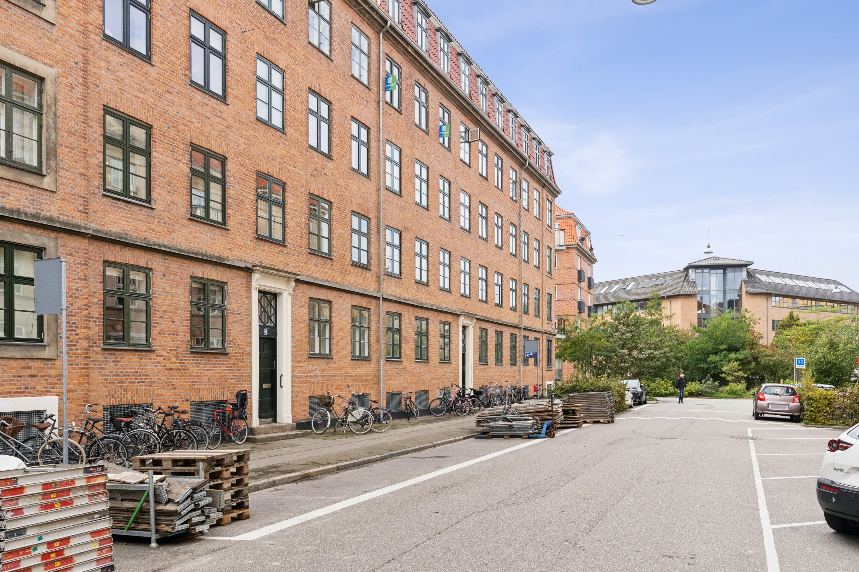Fremhævet andet billede i fuldskærmstilstand. Billede af Landskronagade 67, 3. tv., 2100 København Ø