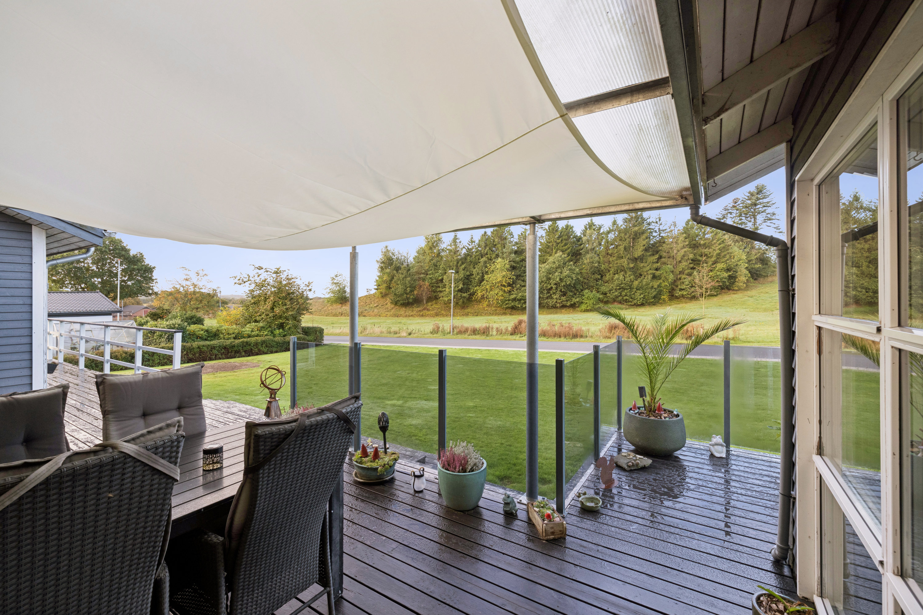 Fremhævet terrasse billede i fuldskærmstilstand. Billede af Højvangen 5, Bjerregrav, 9632 Møldrup
