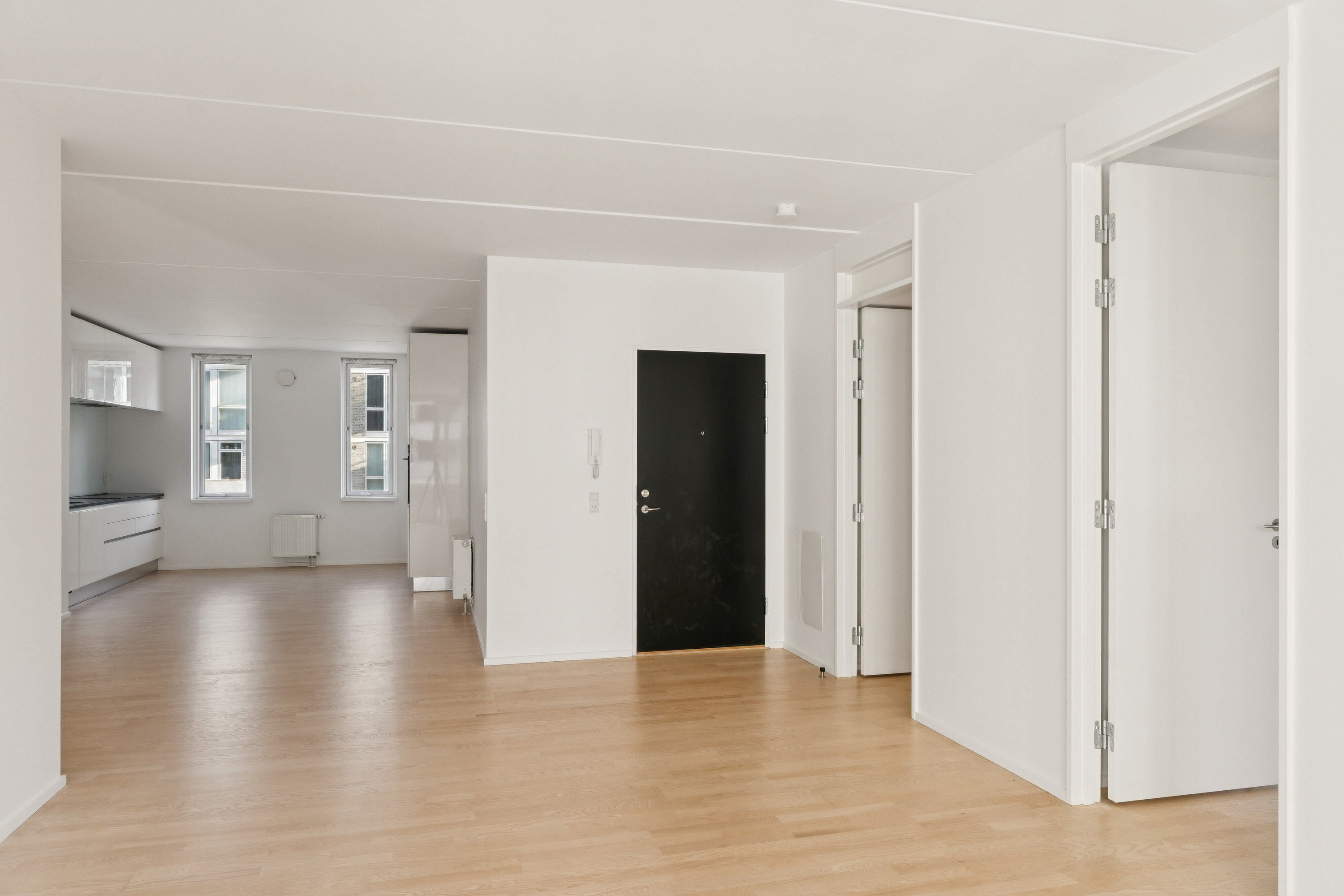 Fremhævet indendørs billede i fuldskærmstilstand. Billede af Klaksvigsgade 8, 2. th., 2300 København S