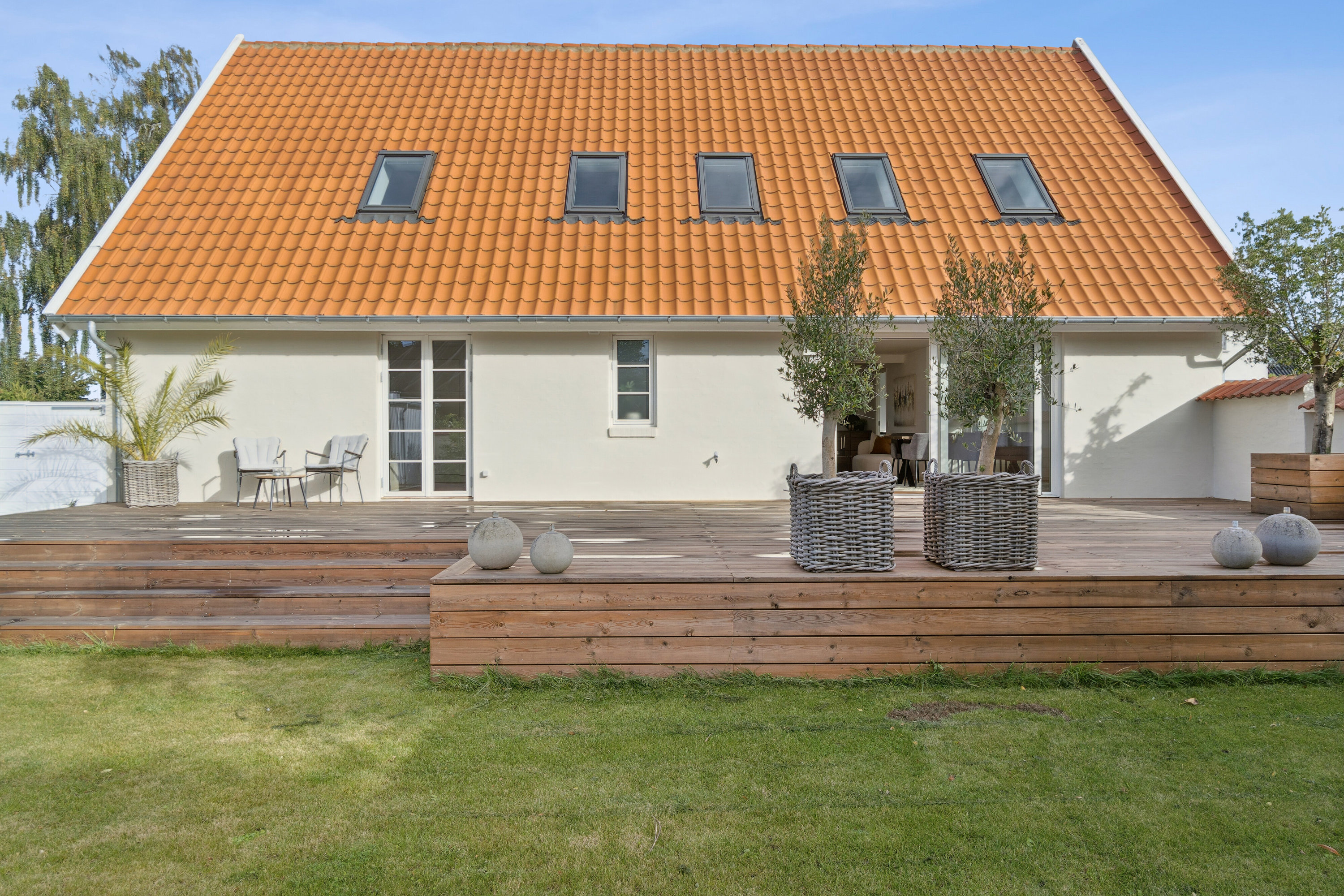 Fremhævet set fra haven billede i fuldskærmstilstand. Billede af Peter Olsens Vej 2G, 3100 Hornbæk