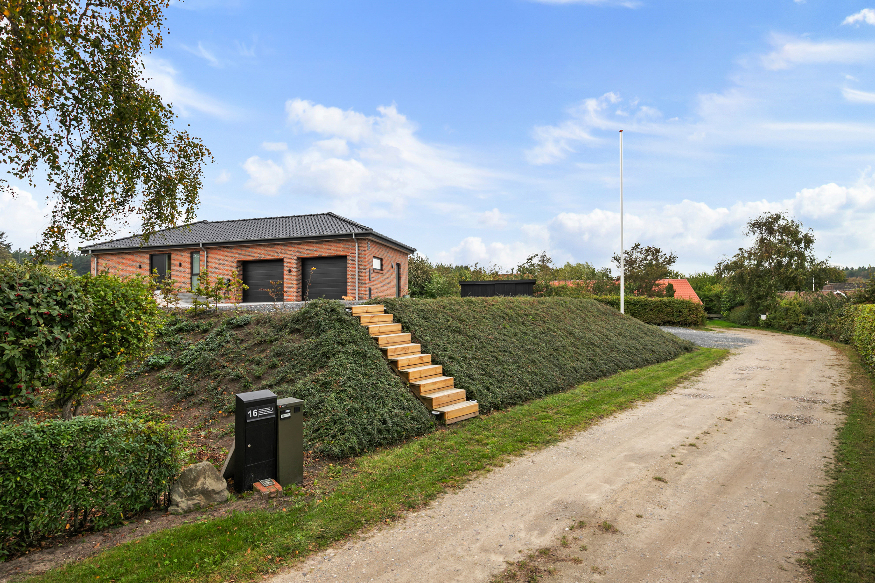 Fremhævet facade billede i fuldskærmstilstand. Billede af Baunehøjvej 16, Tranum, 9460 Brovst