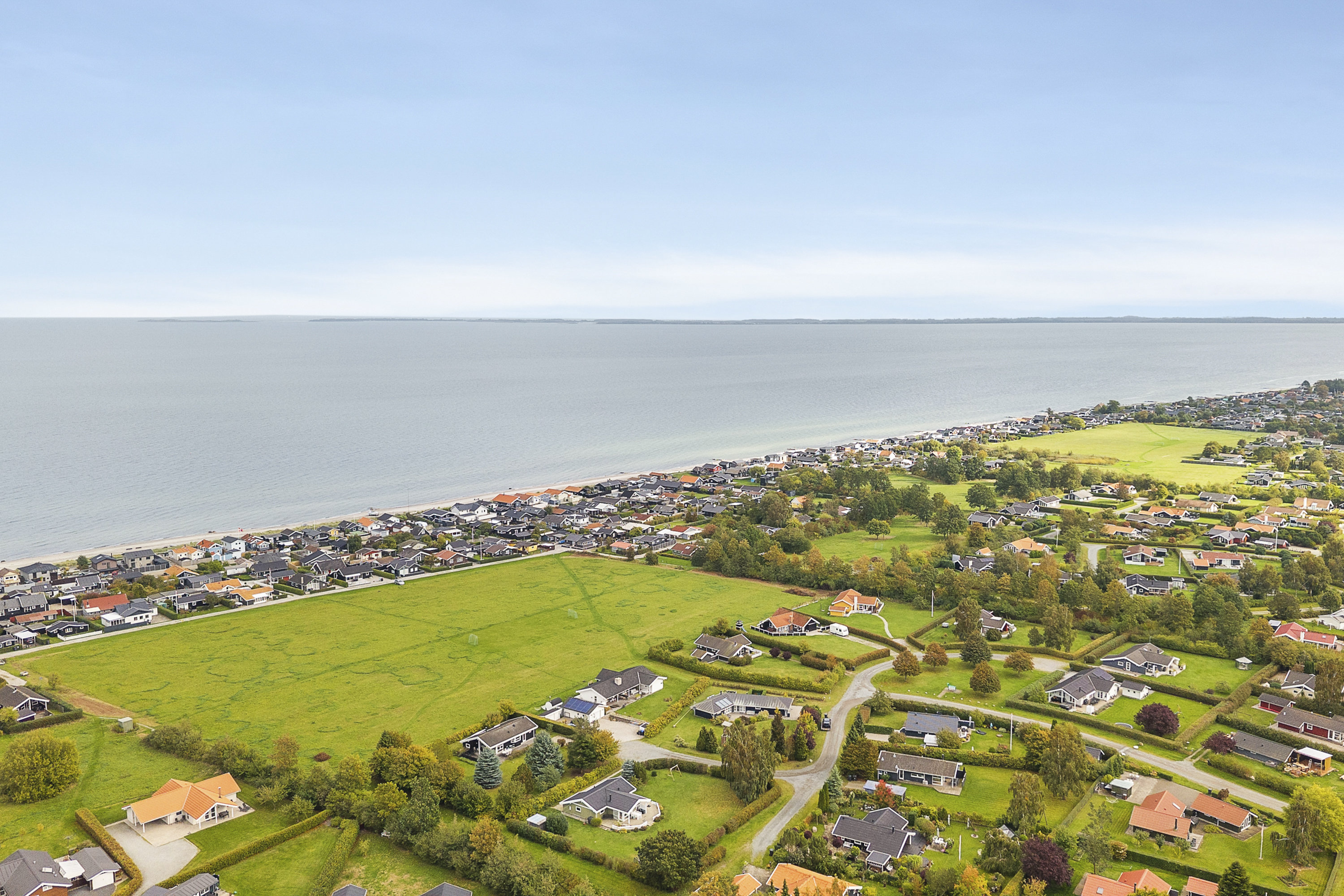 Fremhævet luftfoto billede i fuldskærmstilstand. Billede af Strandparken 3, Hasmark Strand, 5450 Otterup