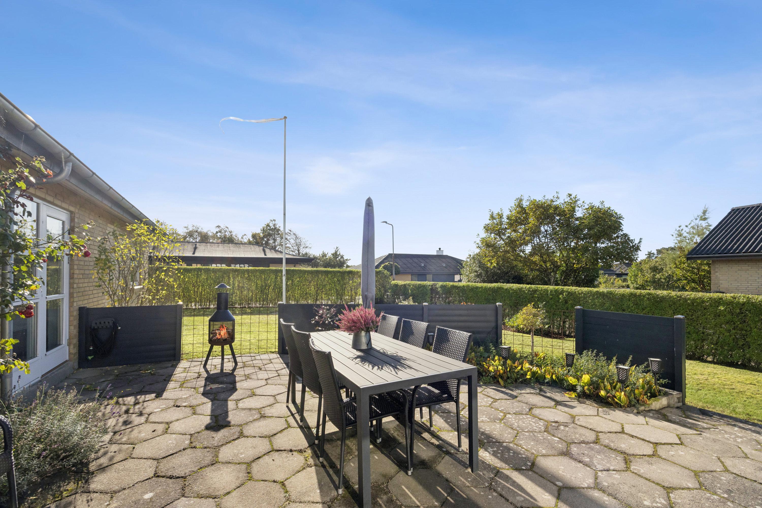 Fremhævet terrasse billede i fuldskærmstilstand. Billede af Kongelysvej 2, 9380 Vestbjerg