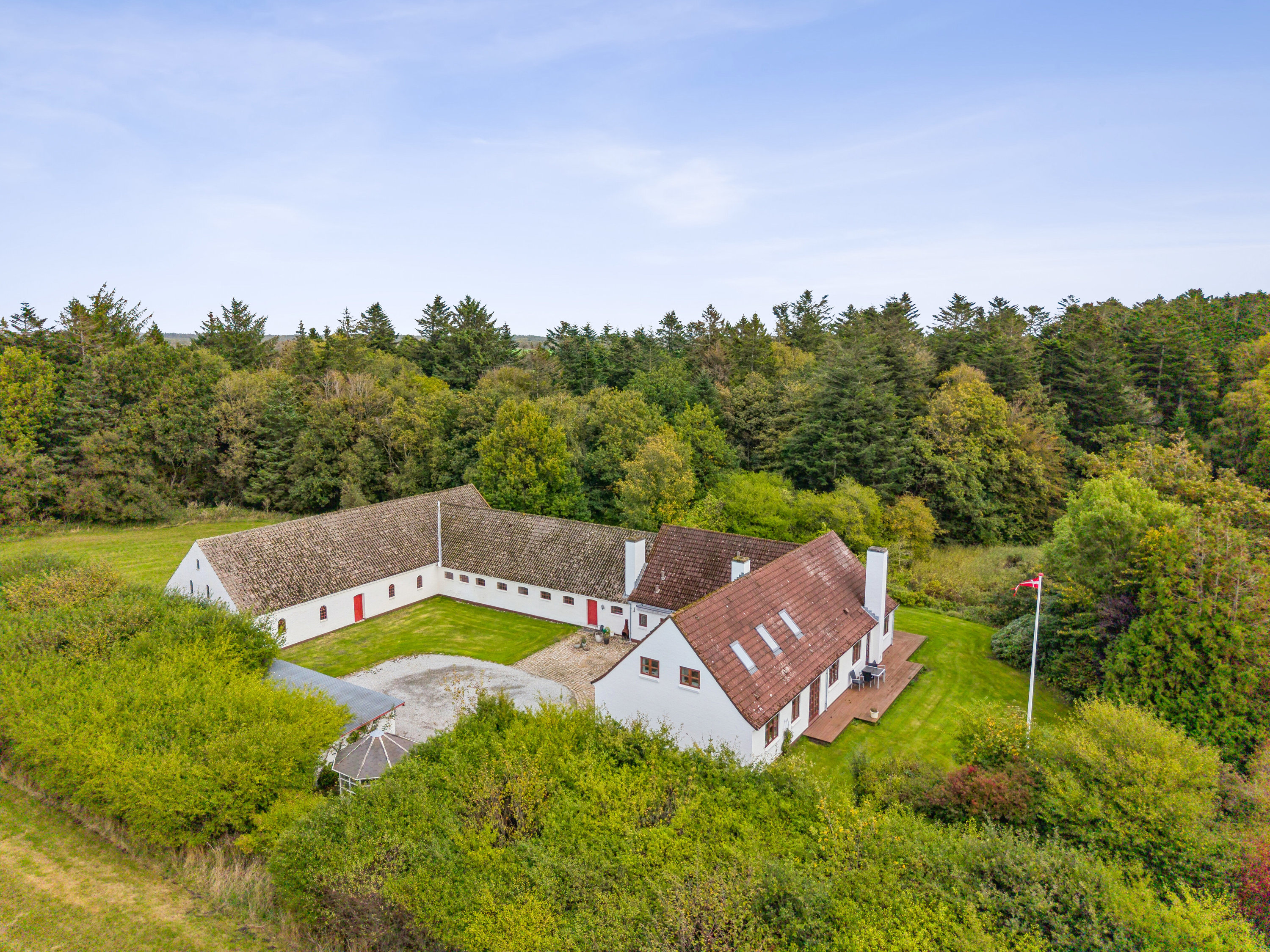 Fremhævet luftfoto billede i fuldskærmstilstand. Billede af Stensbækvej 13, 9881 Bindslev