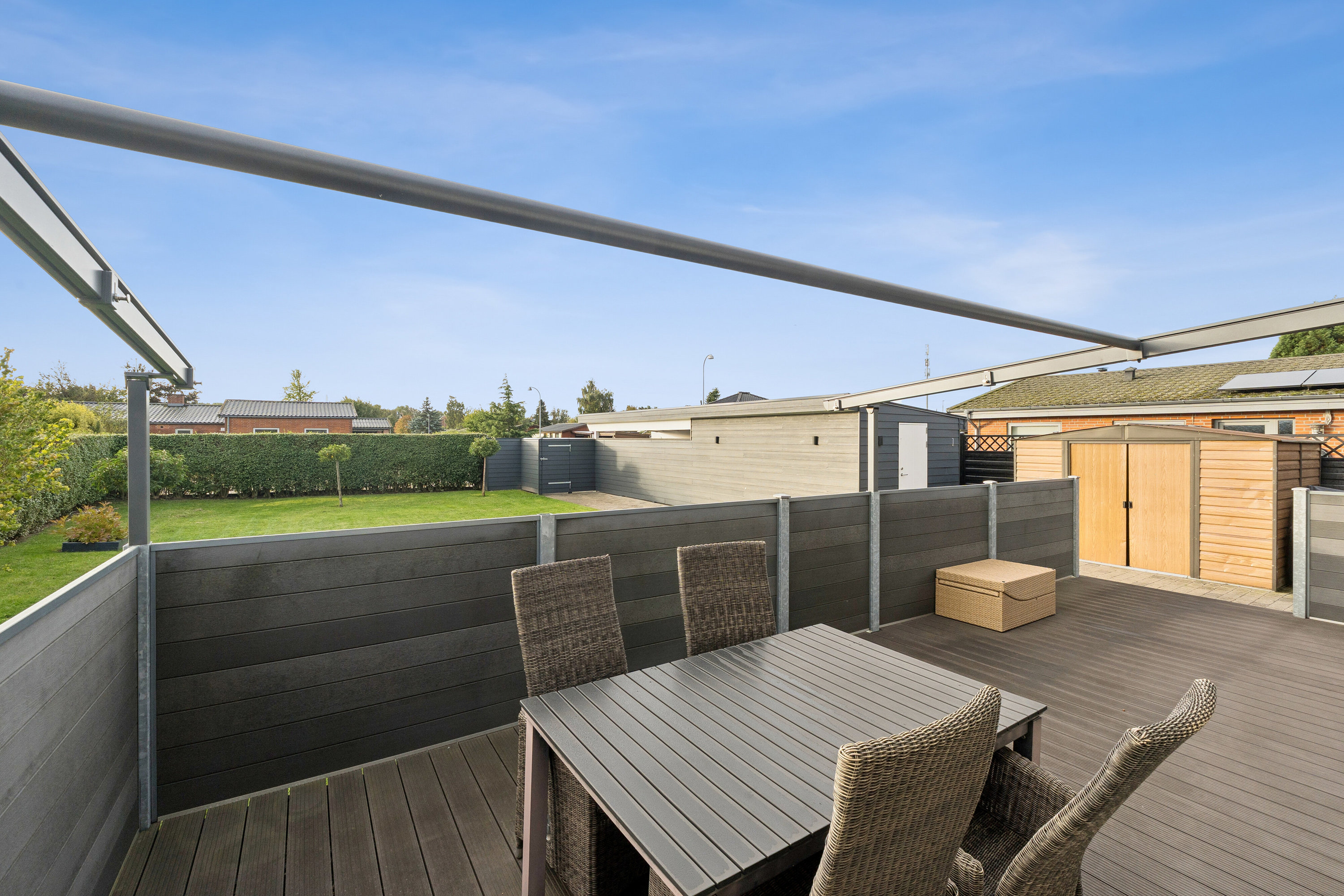 Fremhævet terrasse billede i fuldskærmstilstand. Billede af Avedøre Enghavevej 20, 2650 Hvidovre