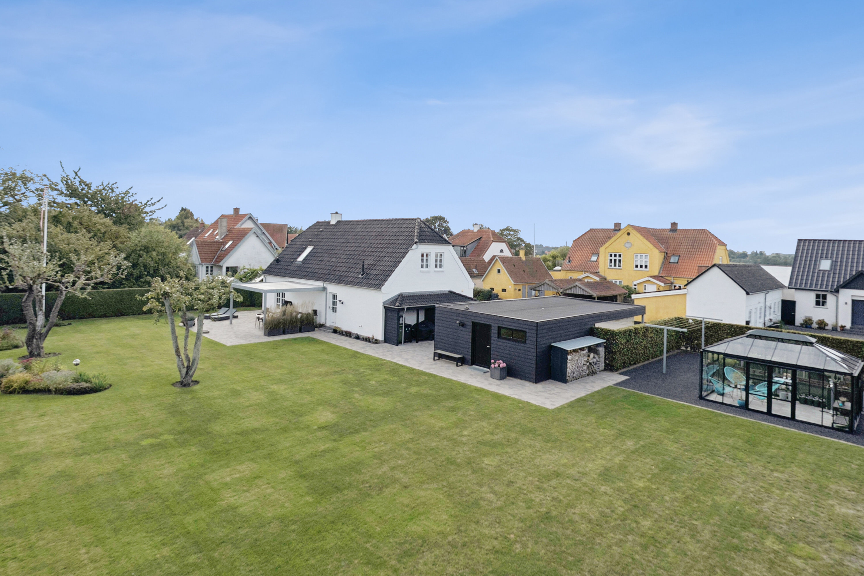 Fremhævet set fra haven billede i fuldskærmstilstand. Billede af Hestehavevej 80, 4720 Præstø