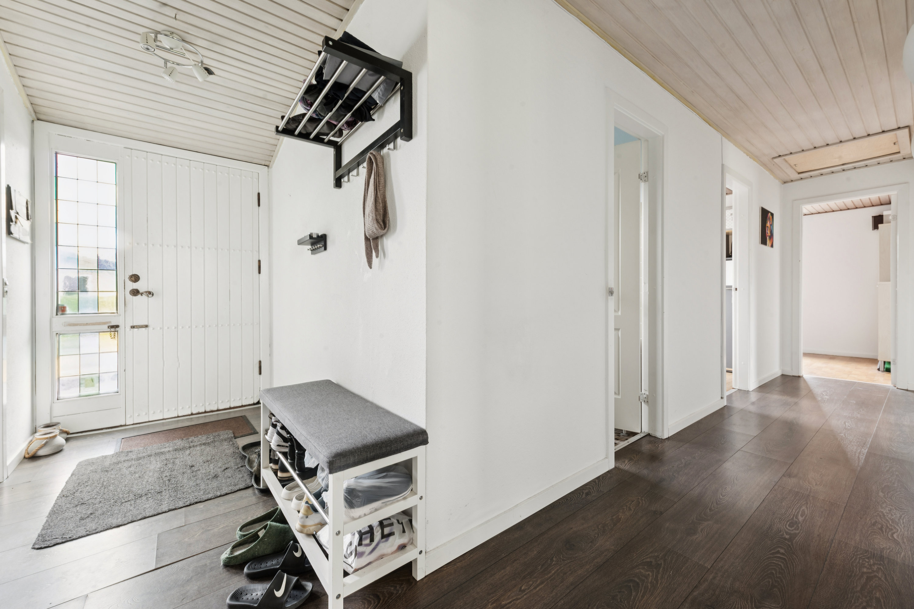 Fremhævet garage billede i fuldskærmstilstand. Billede af Riggervej 9, 2660 Brøndby Strand