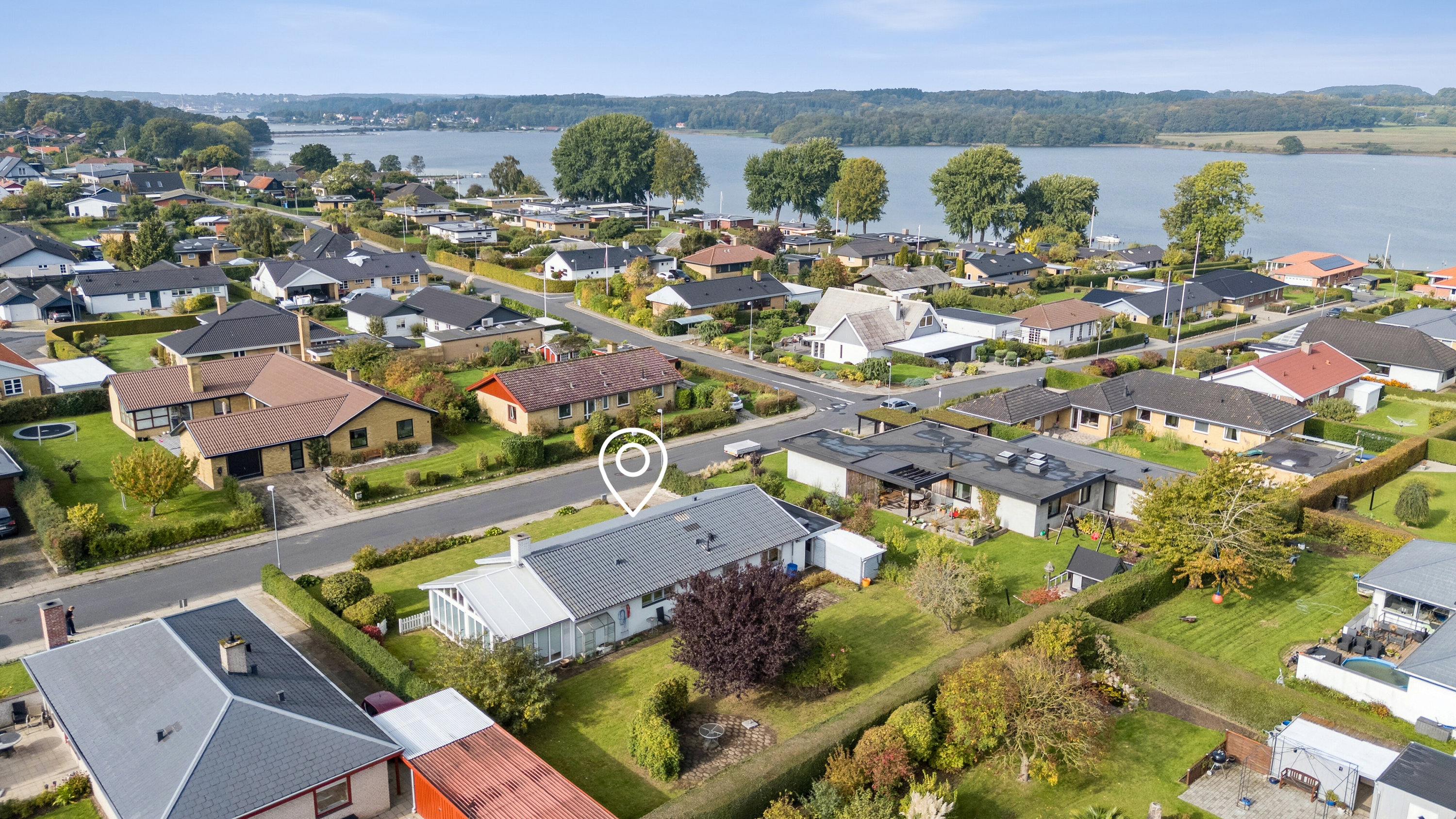 Fremhævet luftfoto billede i fuldskærmstilstand. Billede af Solsortvej 6, Thurø, 5700 Svendborg