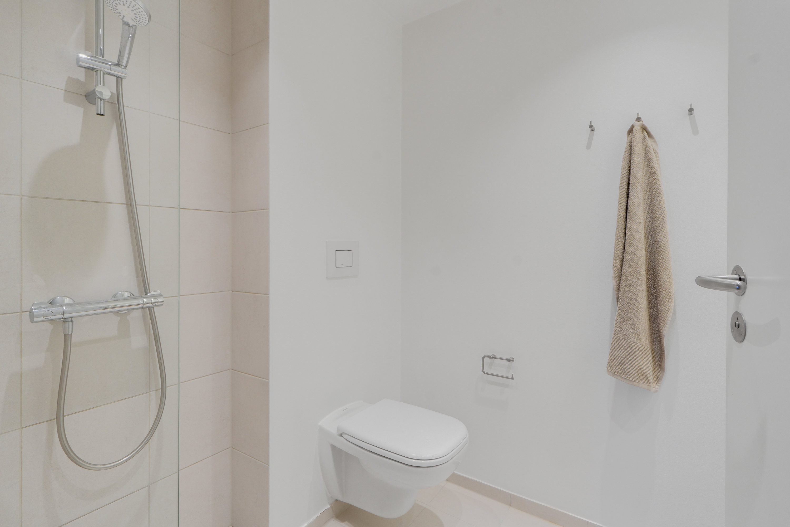 Fremhævet toilet billede i fuldskærmstilstand. Billede af Robert Jacobsens Vej 35, 3. th., 2300 København S