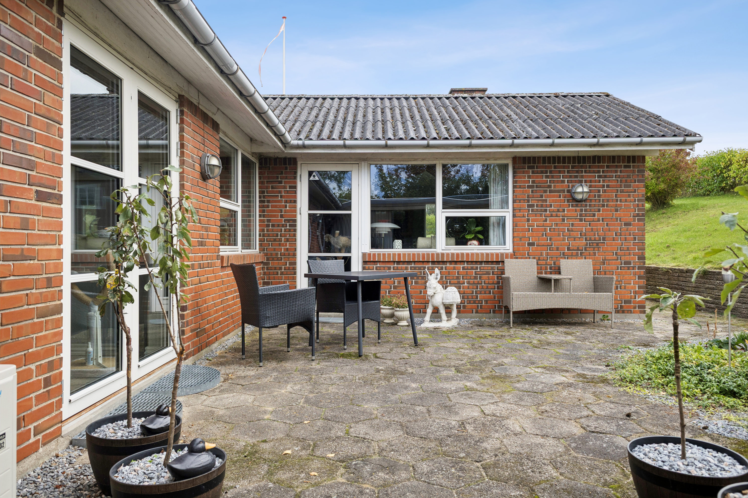 Fremhævet terrasse billede i fuldskærmstilstand. Billede af Kildegårdsvej 5B, 8544 Mørke