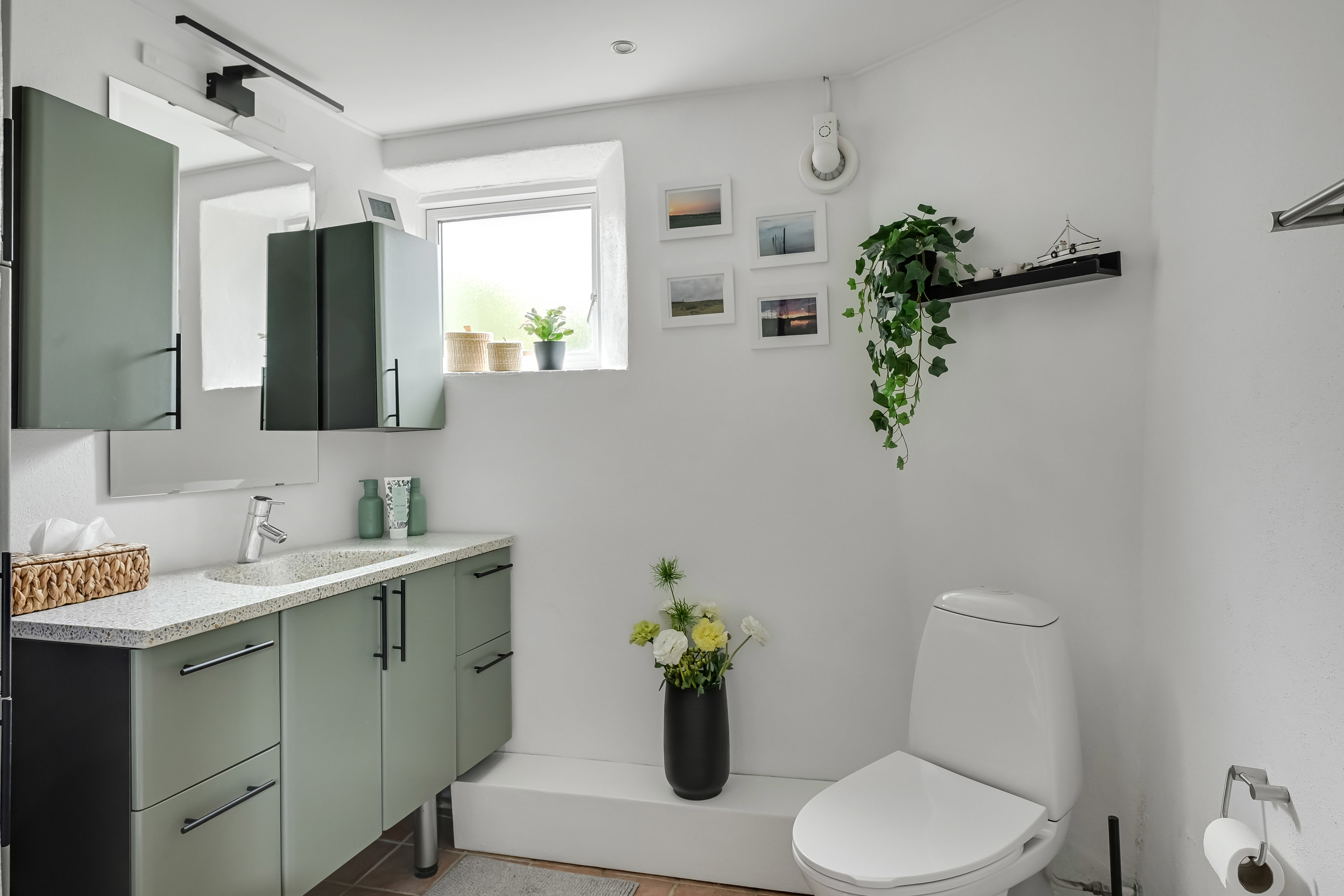 Fremhævet toilet billede i fuldskærmstilstand. Billede af Hostrups Alle 9, 6700 Esbjerg