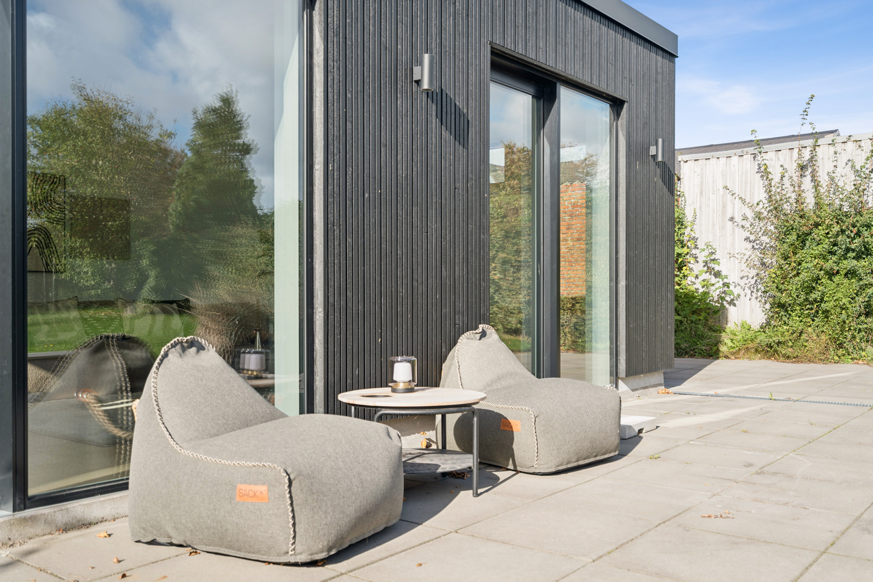 Fremhævet terrasse billede i fuldskærmstilstand. Billede af Gyvelvej 21, 9400 Nørresundby