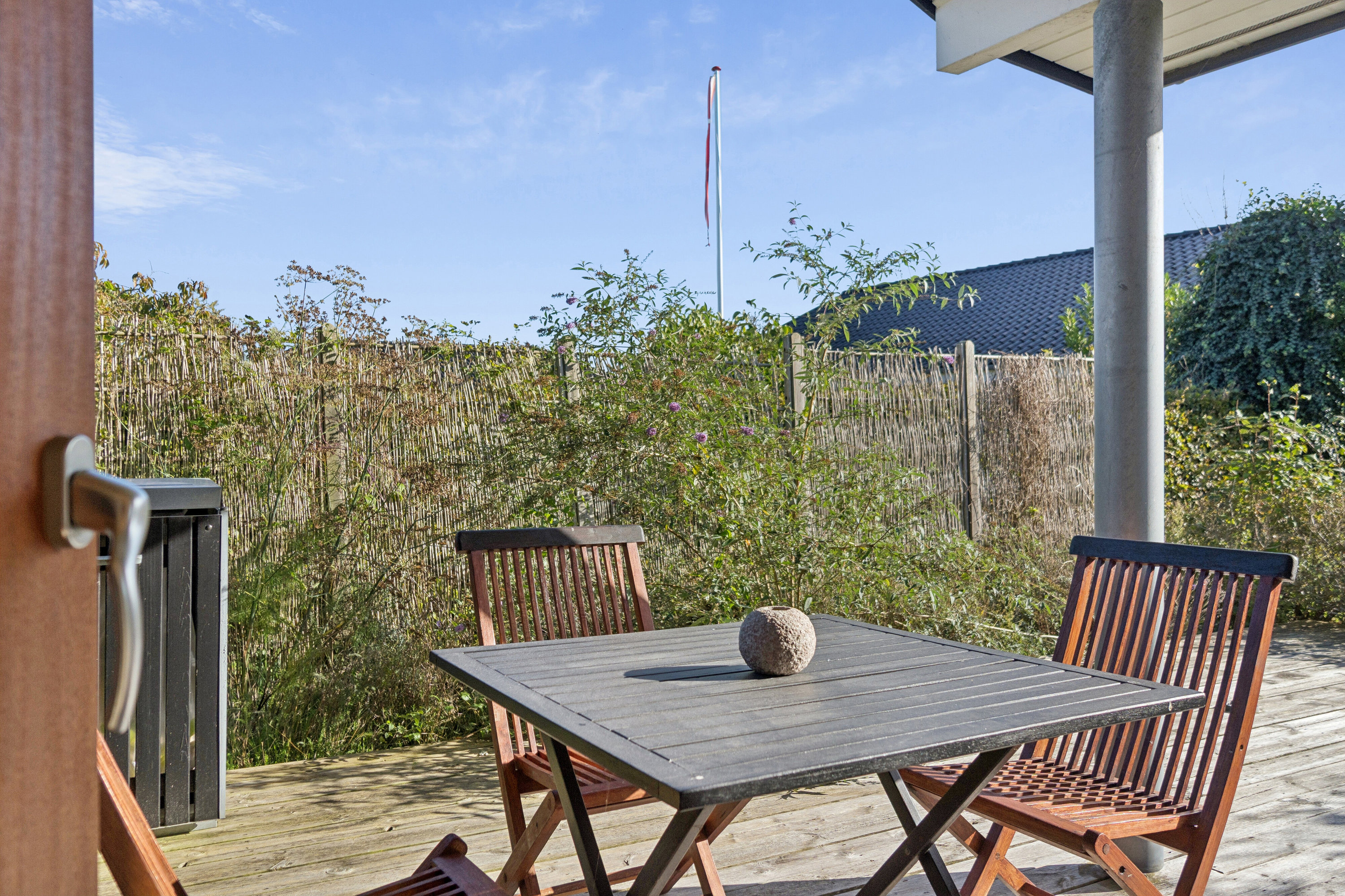 Fremhævet terrasse billede i fuldskærmstilstand. Billede af Gl Røsnæsvej 31C, 4400 Kalundborg