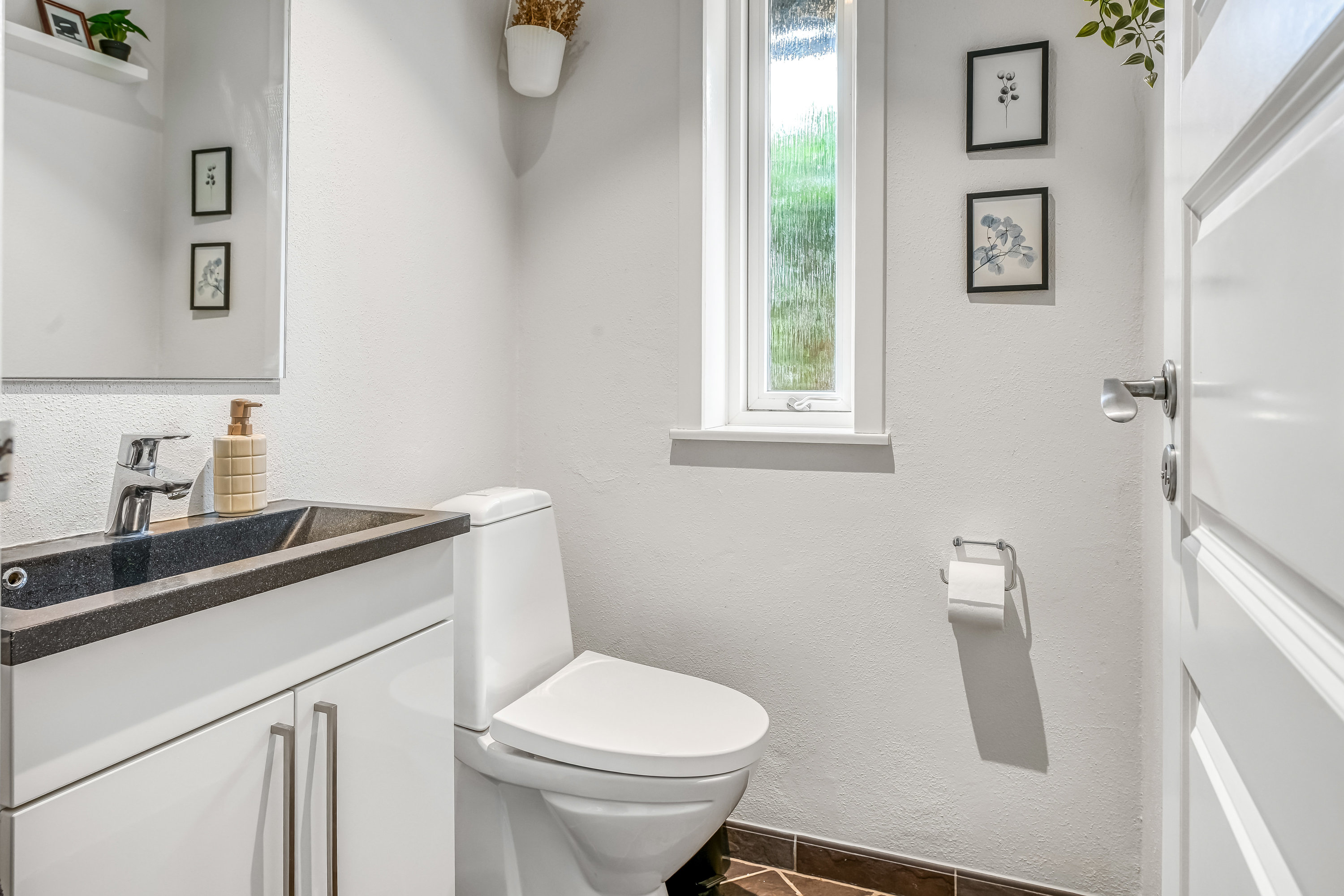 Fremhævet toilet billede i fuldskærmstilstand. Billede af Gl Møllevej 19, 6840 Oksbøl