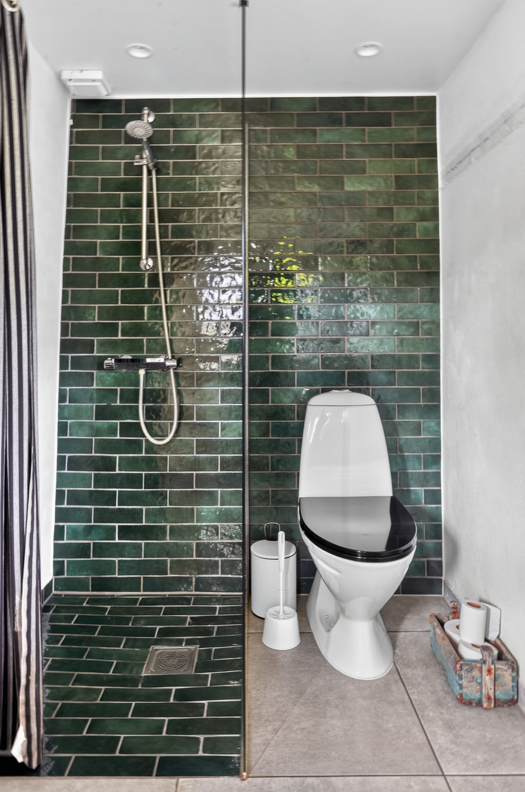 Fremhævet badeværelse billede i fuldskærmstilstand. Billede af Højby Hovedgade 66, 4573 Højby