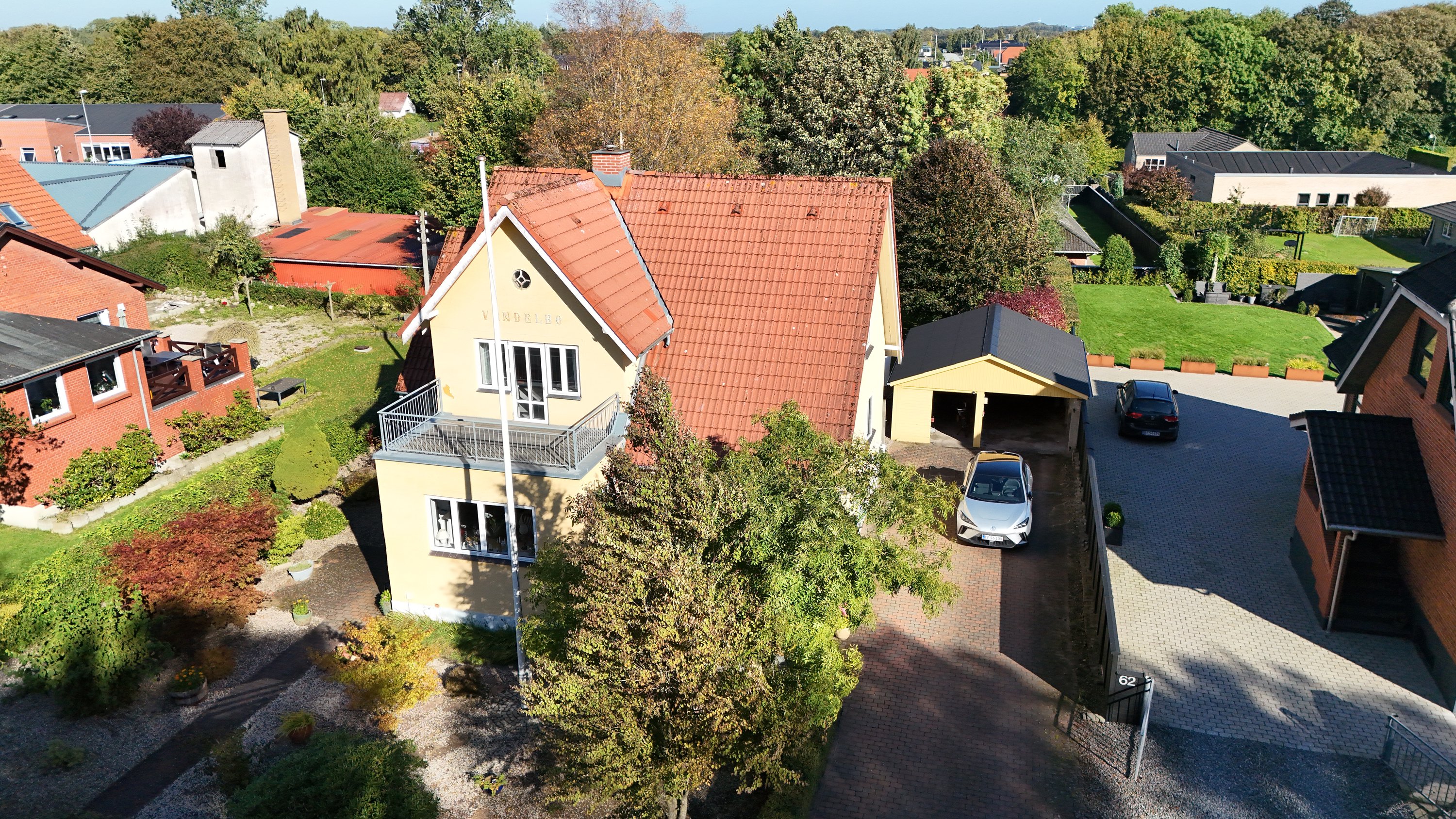 Fremhævet drone billede i fuldskærmstilstand. Billede af Løgstørvej 64, Hørby, 9500 Hobro