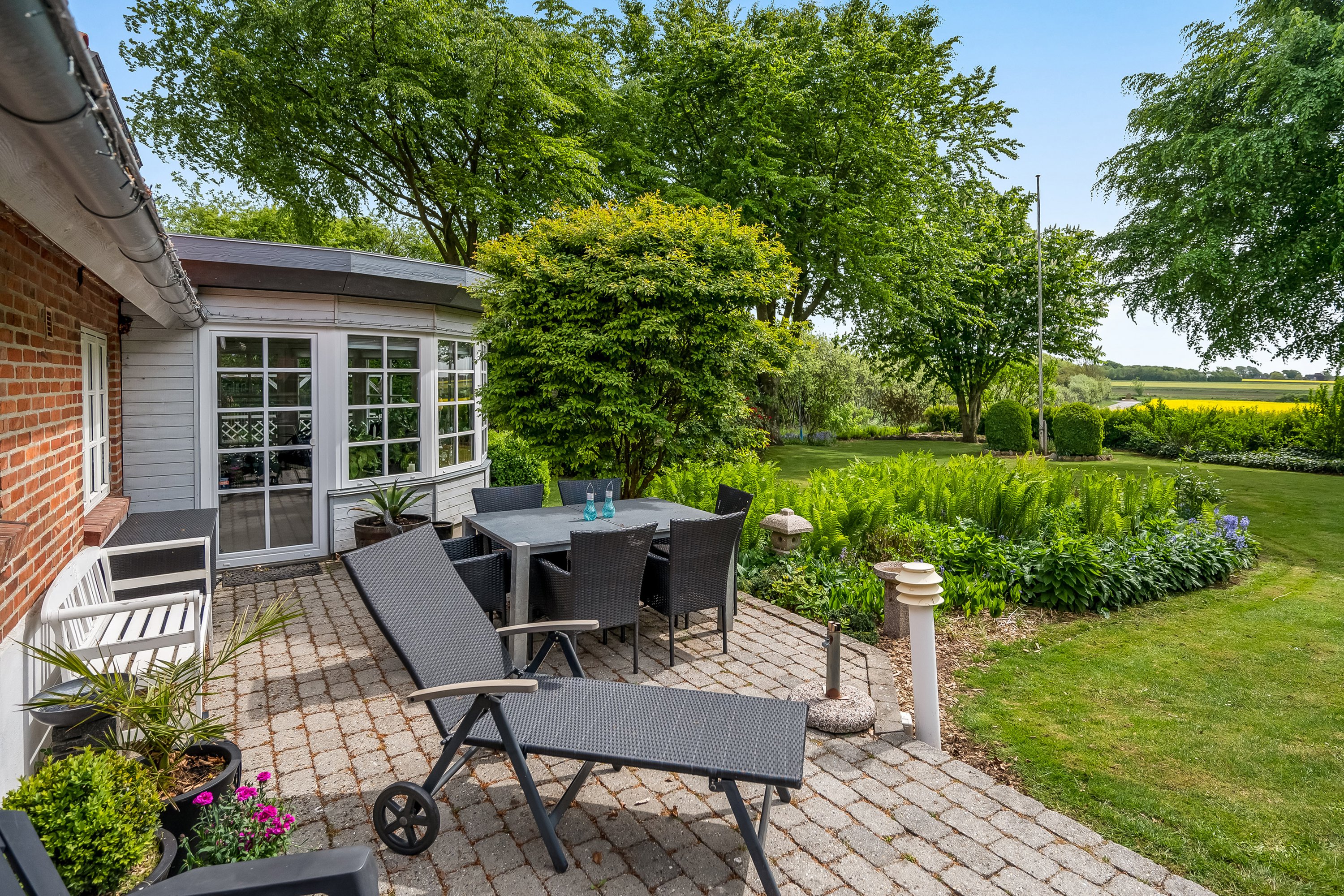 Fremhævet terrasse billede i fuldskærmstilstand. Billede af Solvangvej 1, Sædding, 6900 Skjern