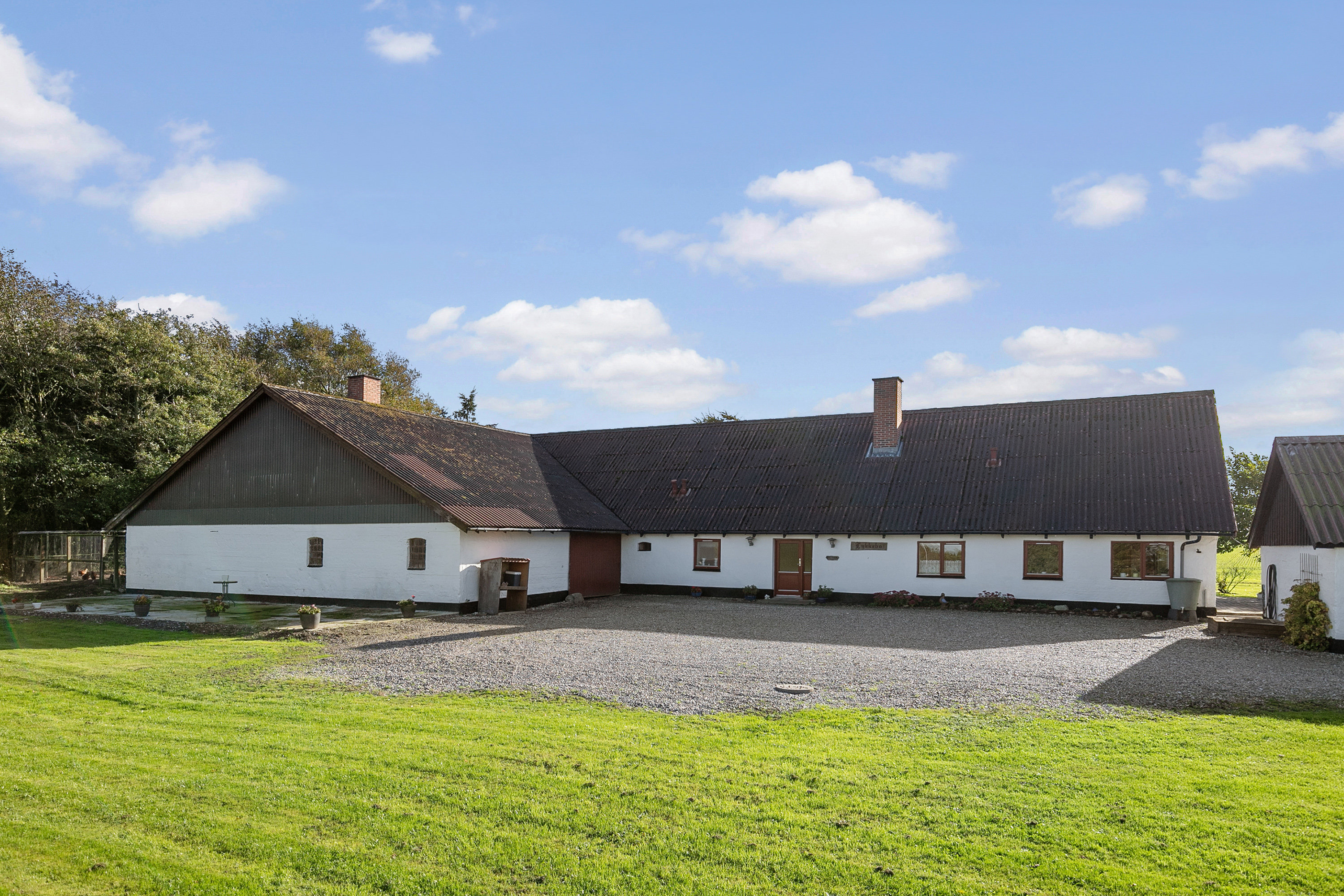 Fremhævet facade billede i fuldskærmstilstand. Billede af Trekronervejen 357, Bonderupvang, 9690 Fjerritslev