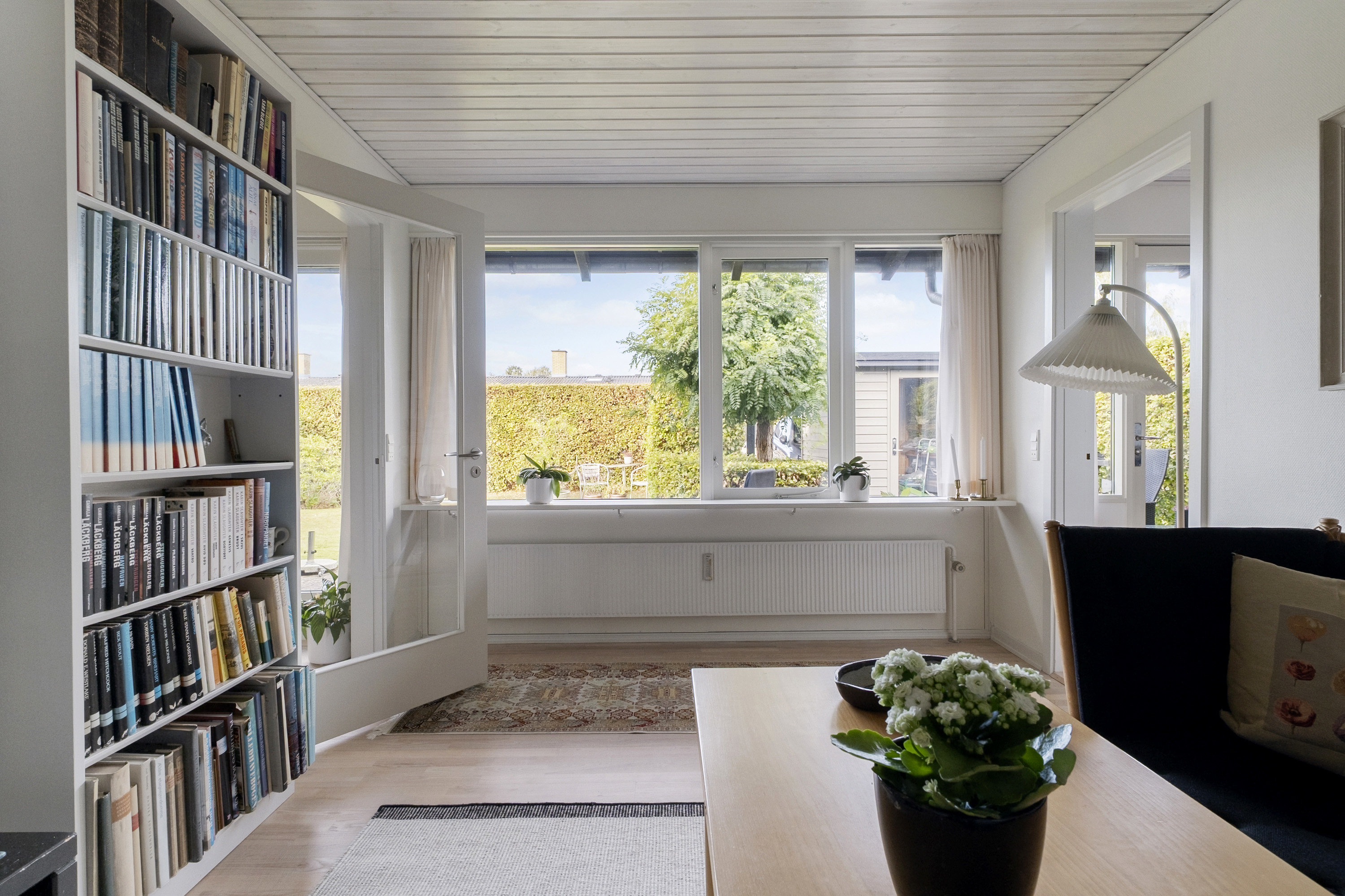 Fremhævet stue billede i fuldskærmstilstand. Billede af Sjælsøparken 19, 3450 Allerød