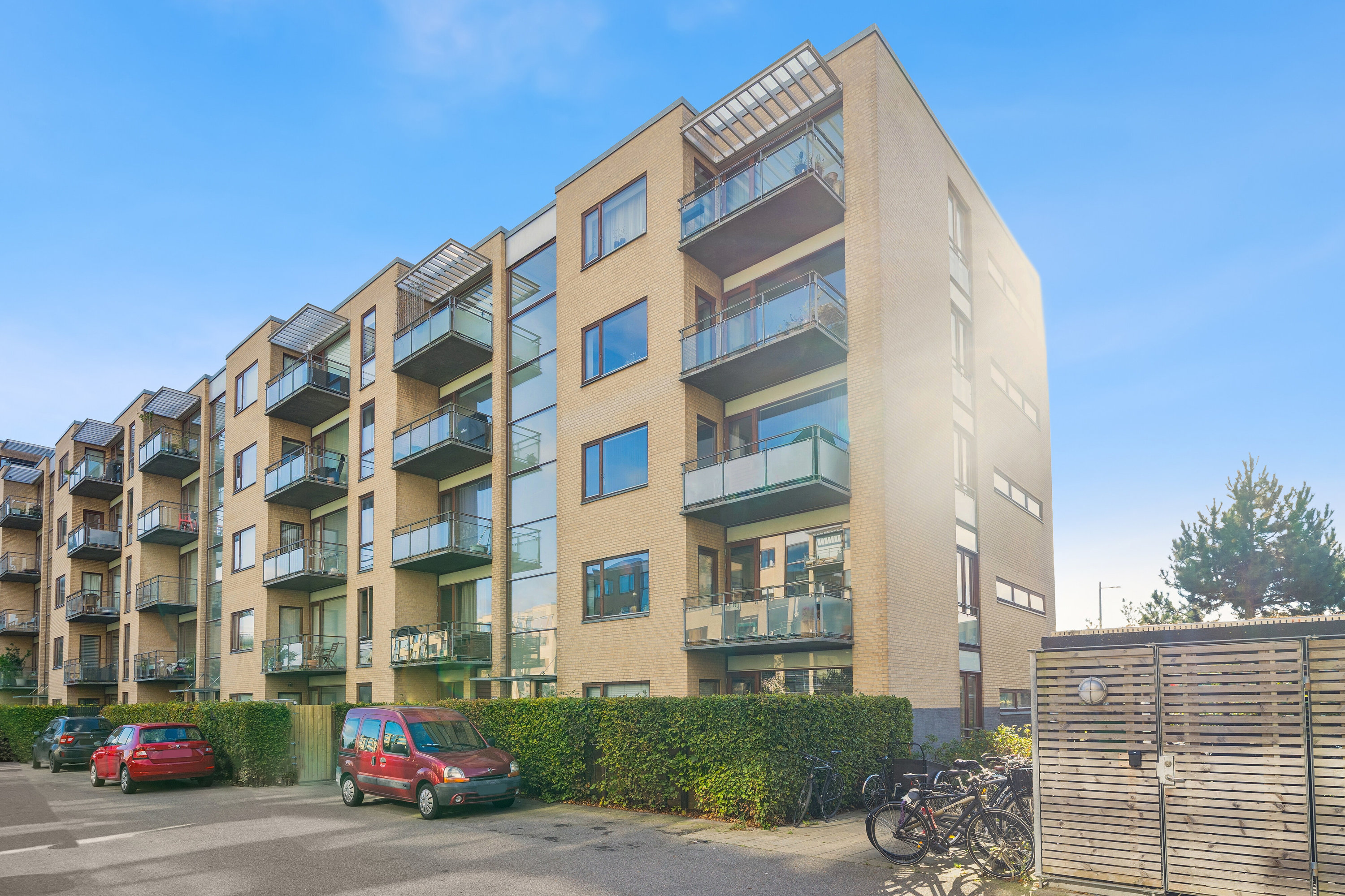 Fremhævet facade billede i fuldskærmstilstand. Billede af Sundby Parkvej 5, 1. th., 2300 København S