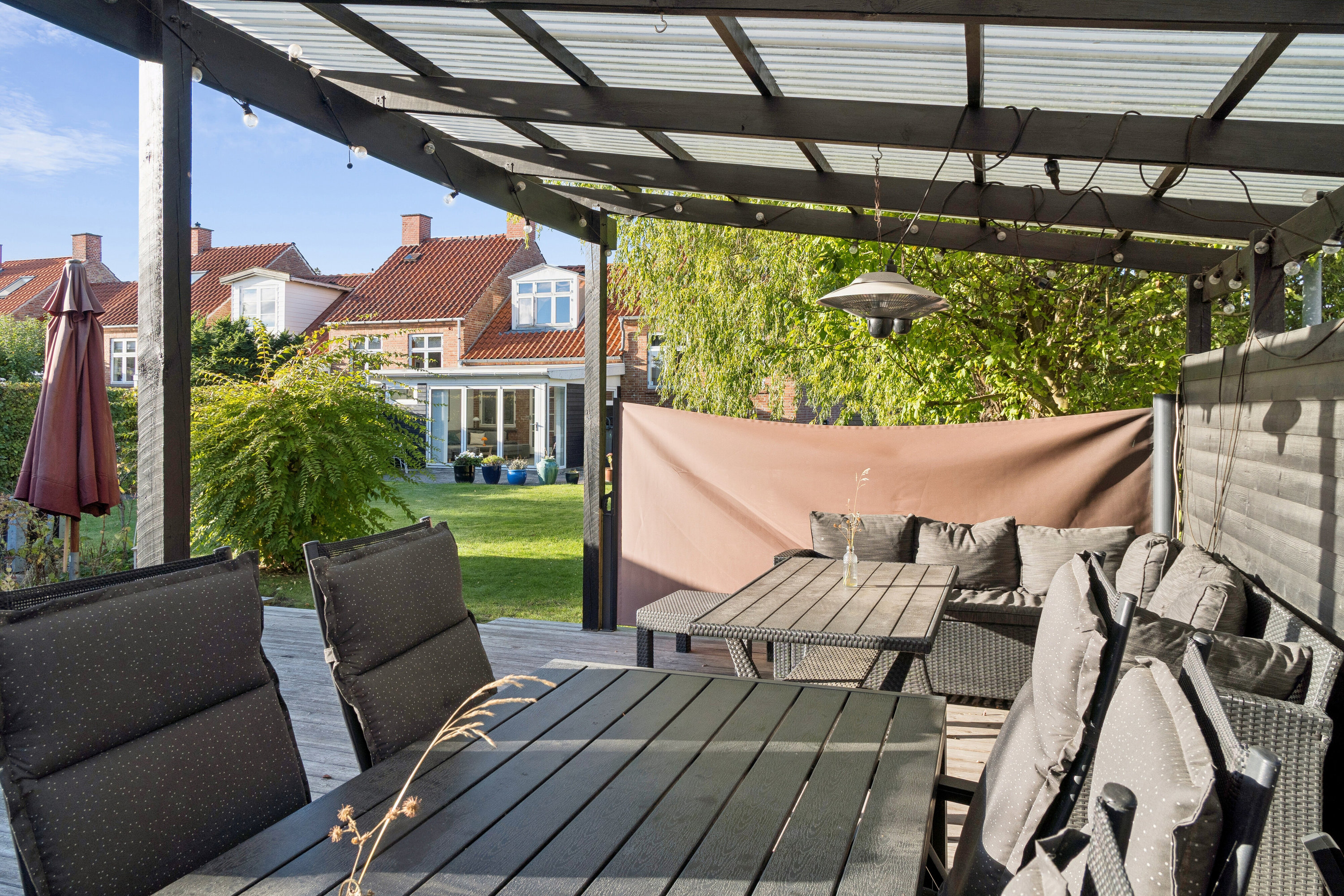 Fremhævet overdækket terrasse billede i fuldskærmstilstand. Billede af Kløverprisvej 15, 2650 Hvidovre