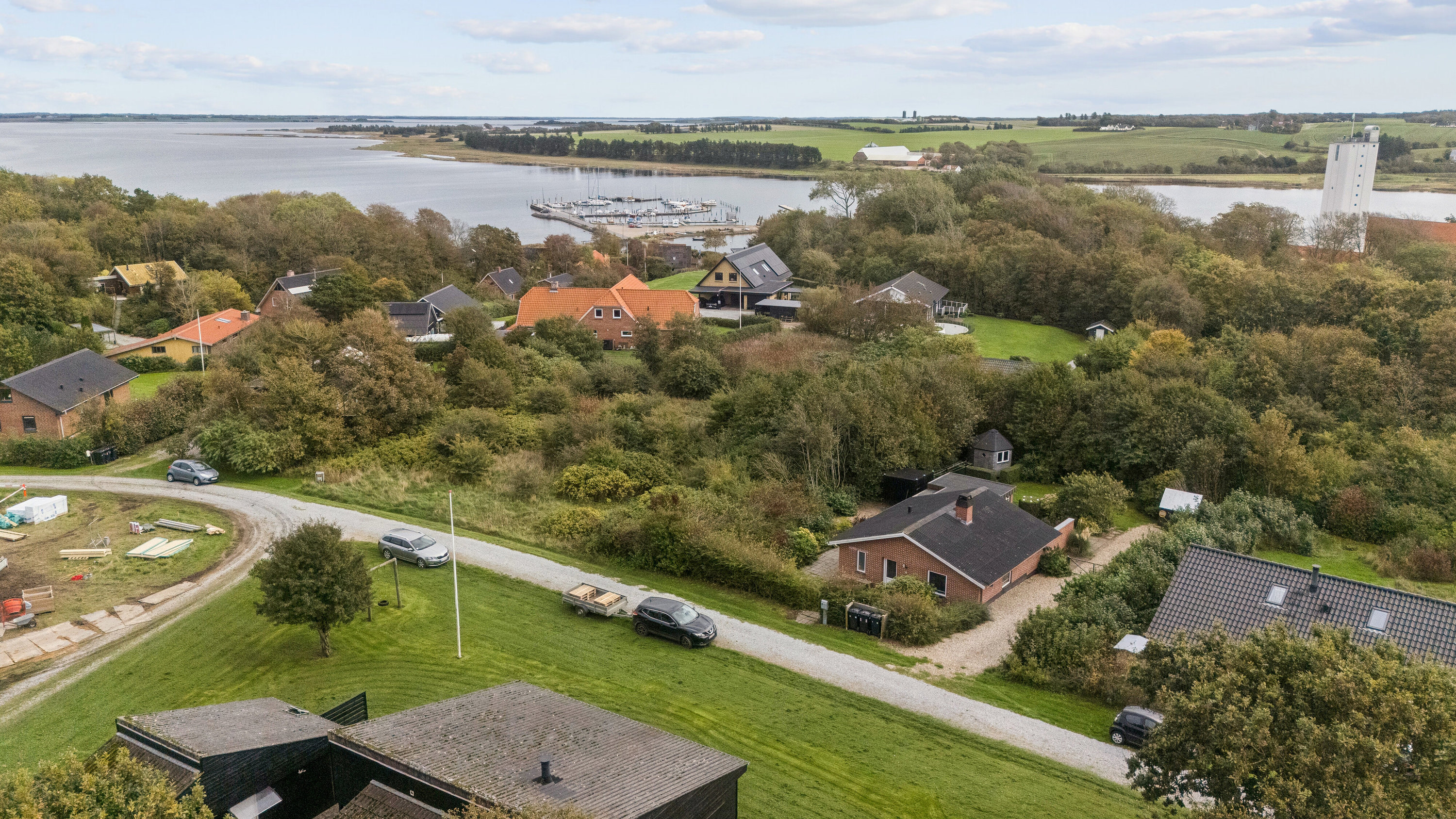 Fremhævet luftfoto billede i fuldskærmstilstand. Billede af Bakkesiden 10, Doverodde, 7760 Hurup Thy