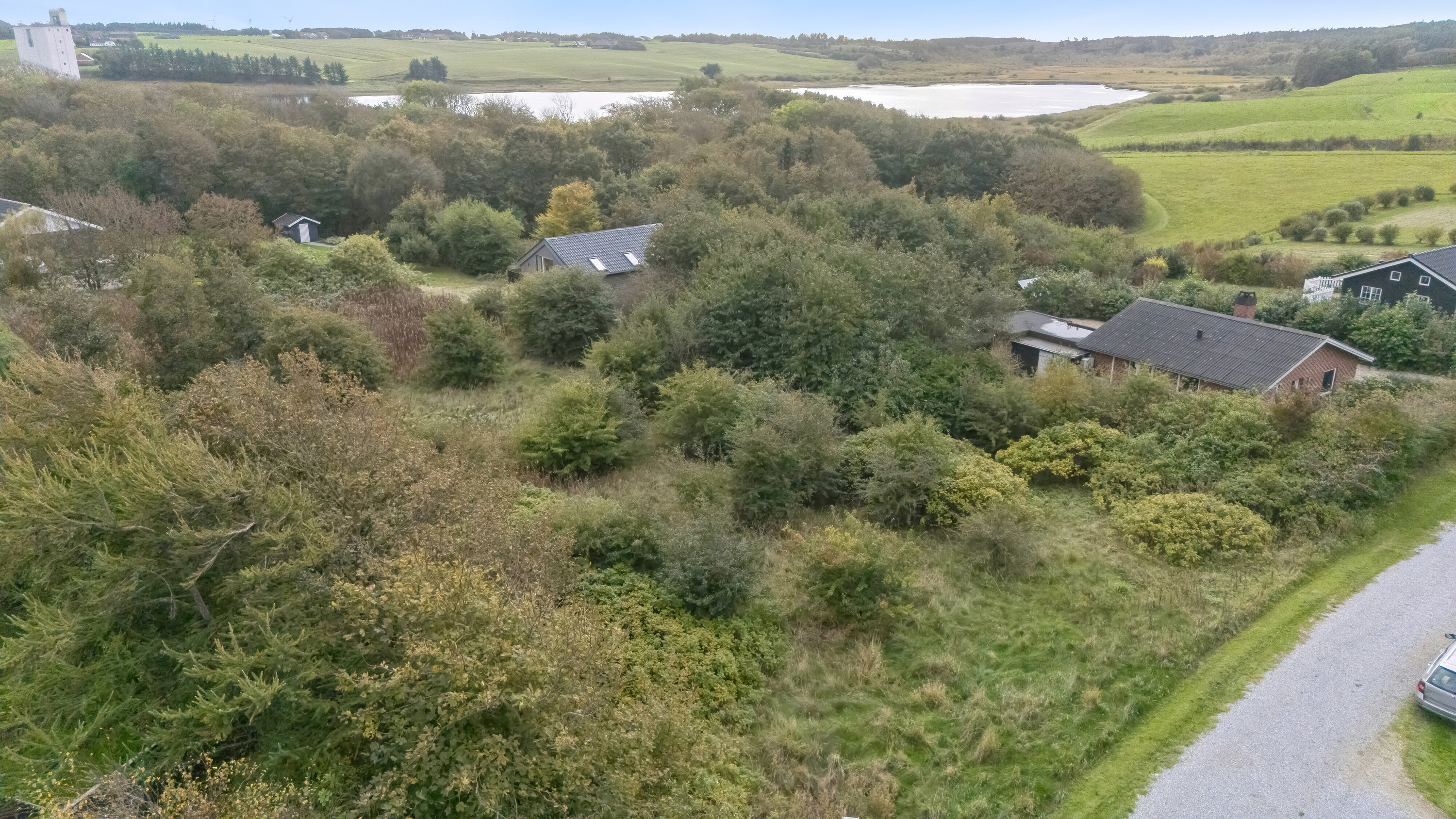 Fremhævet luftfoto billede i fuldskærmstilstand. Billede af Bakkesiden 10, Doverodde, 7760 Hurup Thy