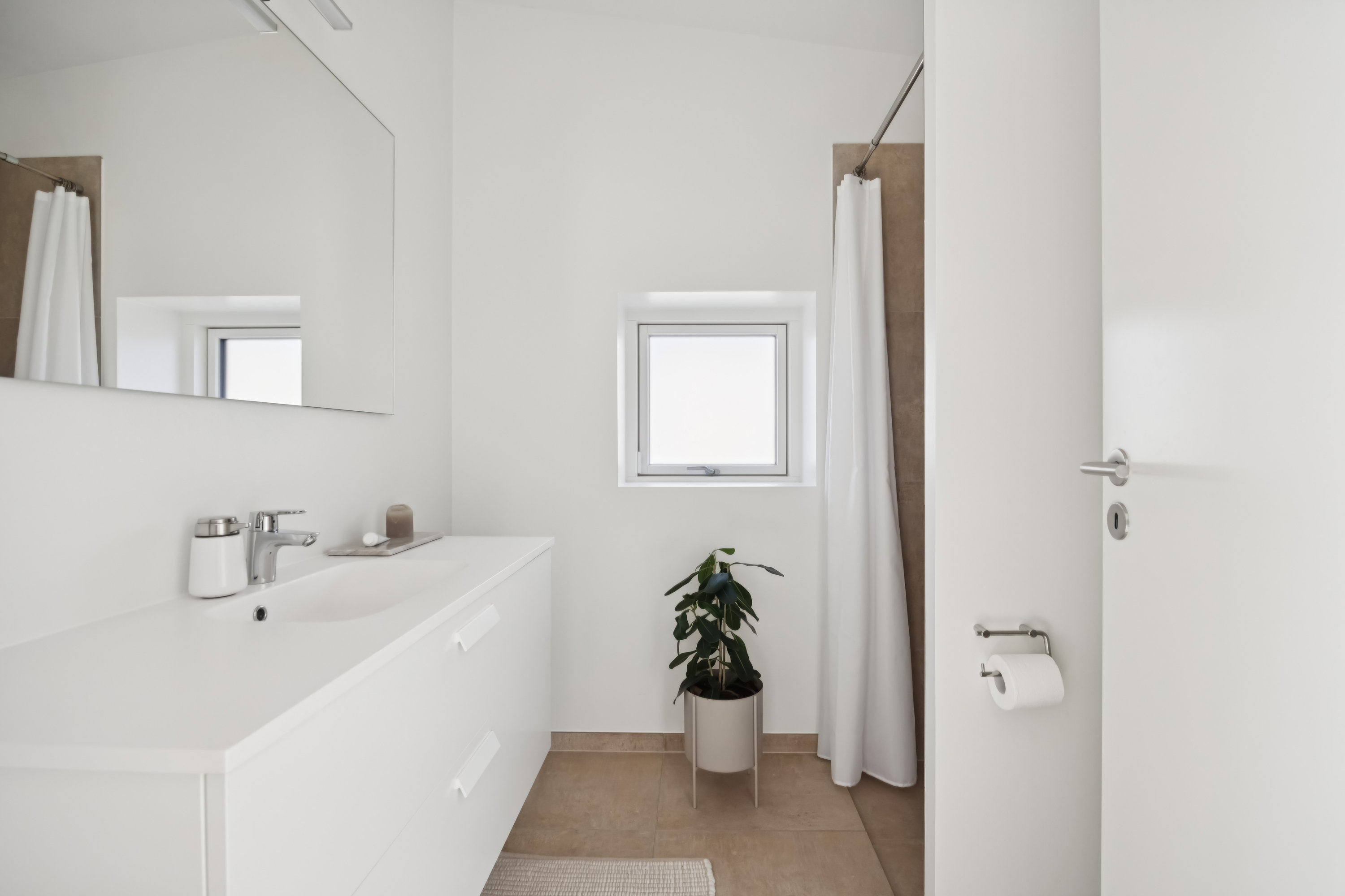 Fremhævet badeværelse billede i fuldskærmstilstand. Billede af Gaias Alle 6, Gug, 9210 Aalborg SØ
