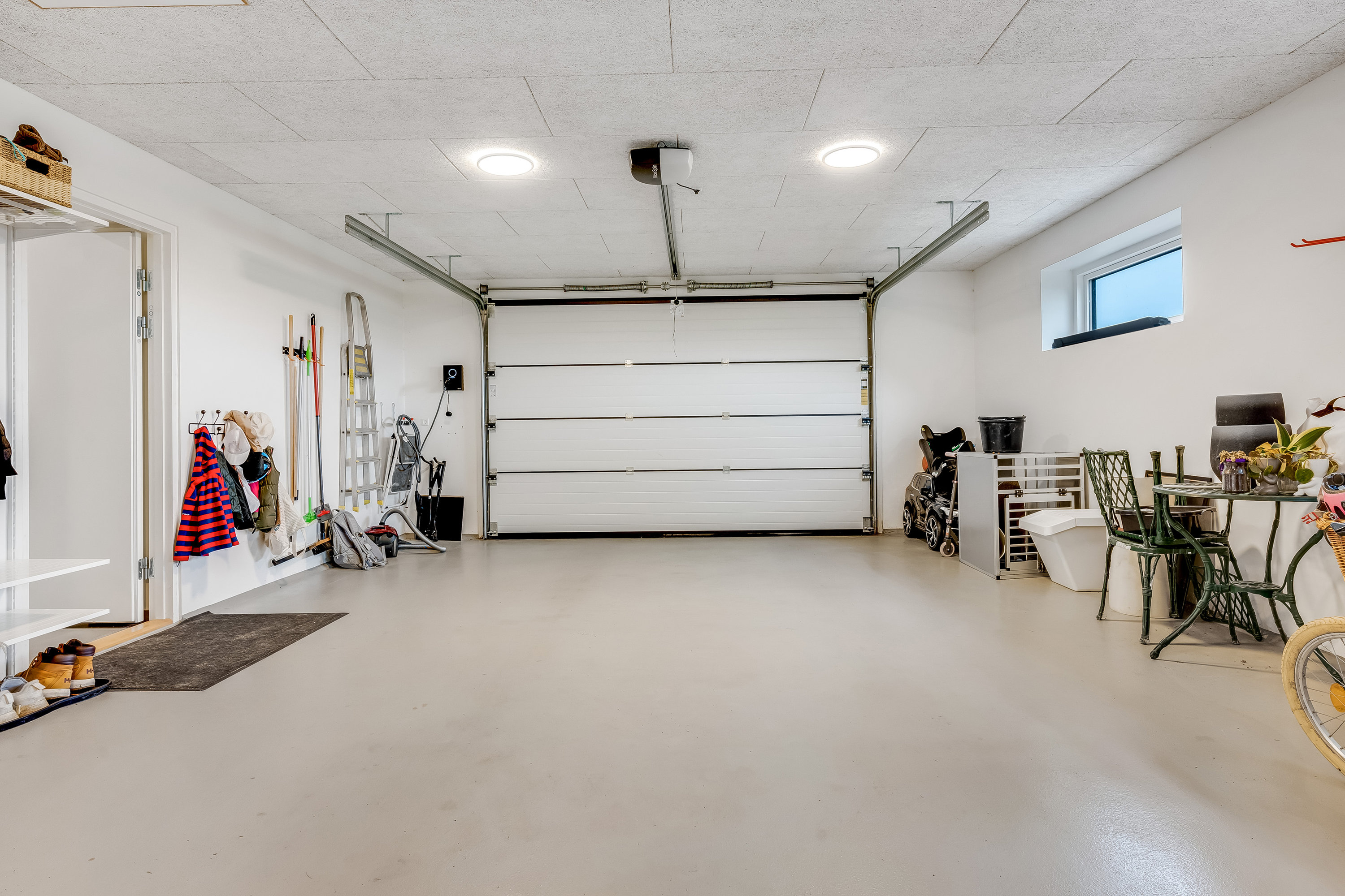 Fremhævet garage billede i fuldskærmstilstand. Billede af Jagtfalkevej 1, Heldum, 7620 Lemvig