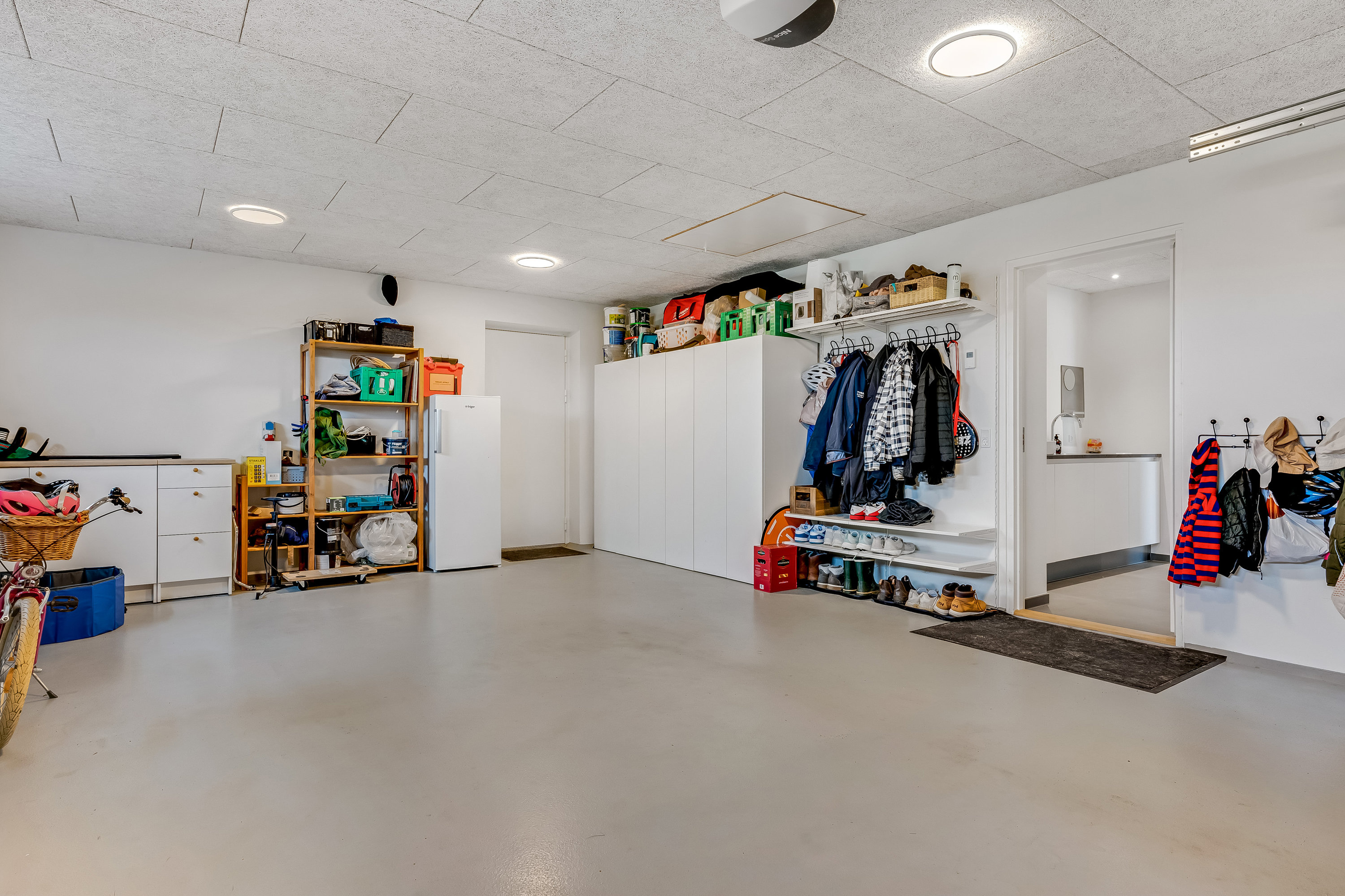 Fremhævet garage billede i fuldskærmstilstand. Billede af Jagtfalkevej 1, Heldum, 7620 Lemvig