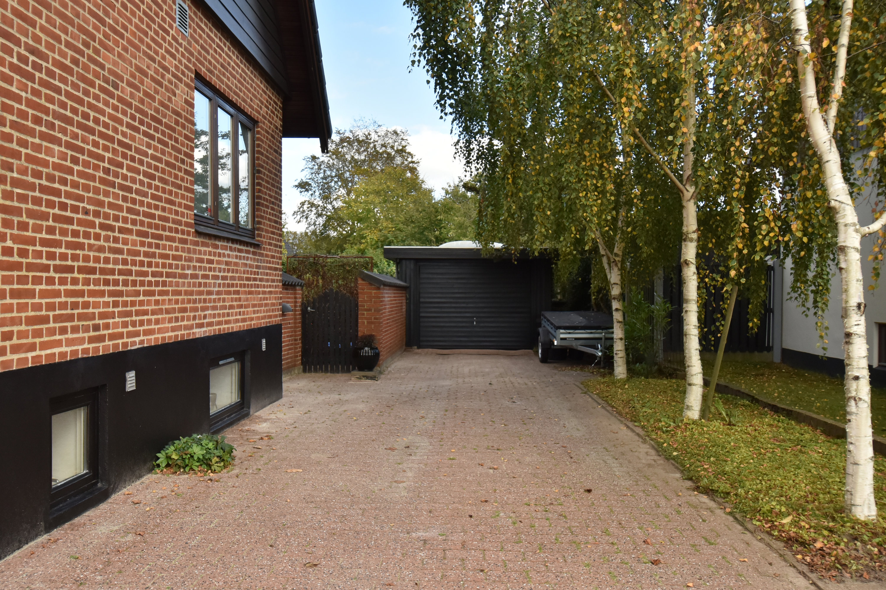 Fremhævet indkørsel billede i fuldskærmstilstand. Billede af Lind Hovedgade 1, Lind, 7400 Herning