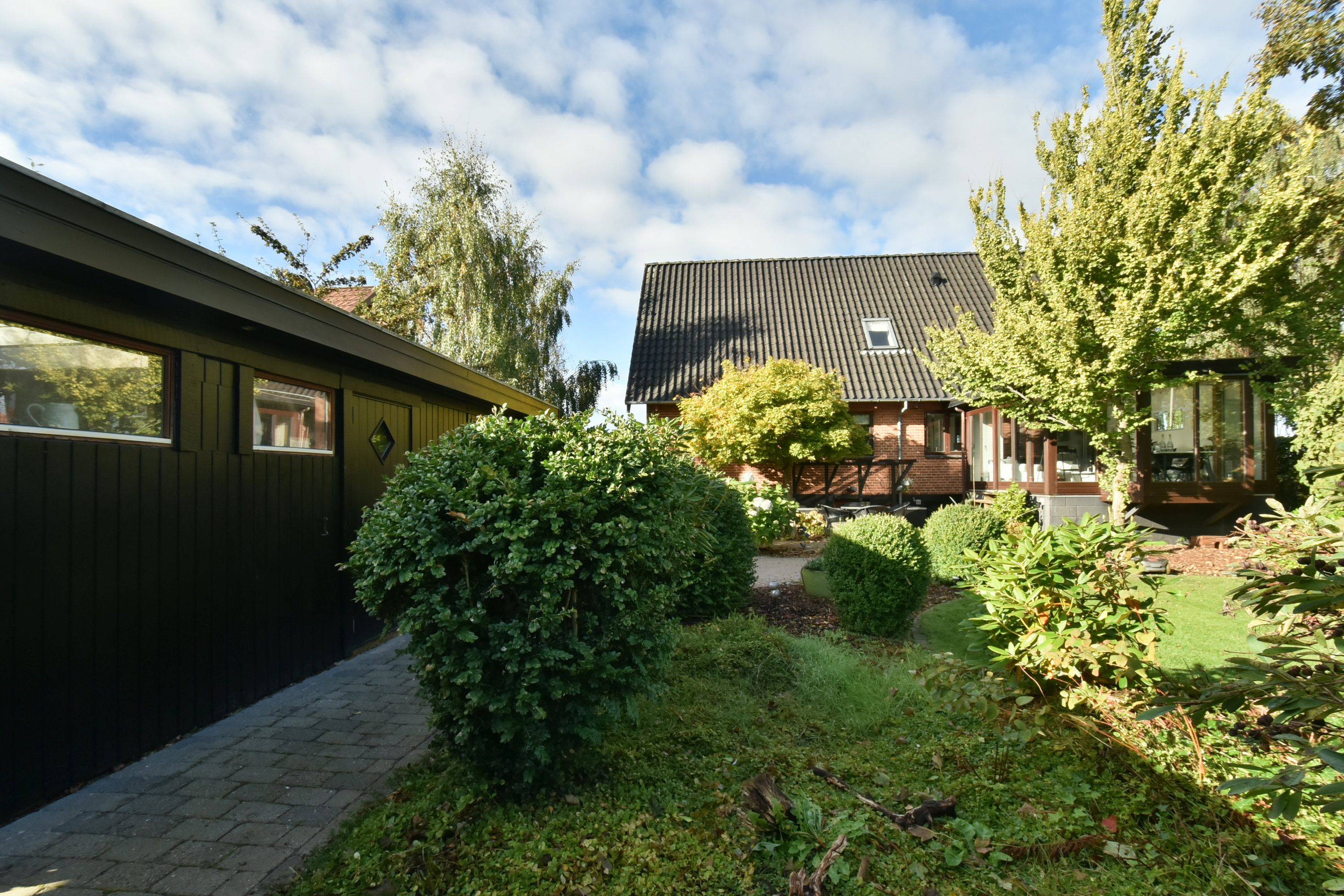 Fremhævet have billede i fuldskærmstilstand. Billede af Lind Hovedgade 1, Lind, 7400 Herning