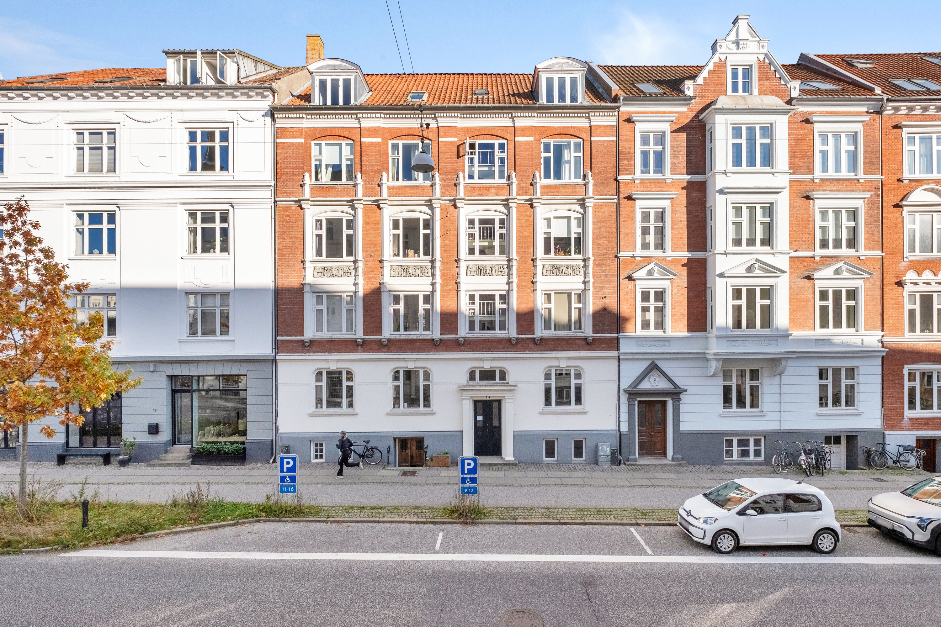 Fremhævet facade billede i fuldskærmstilstand. Billede af Hans Broges Gade 19, 4. tv., 8000 Aarhus C