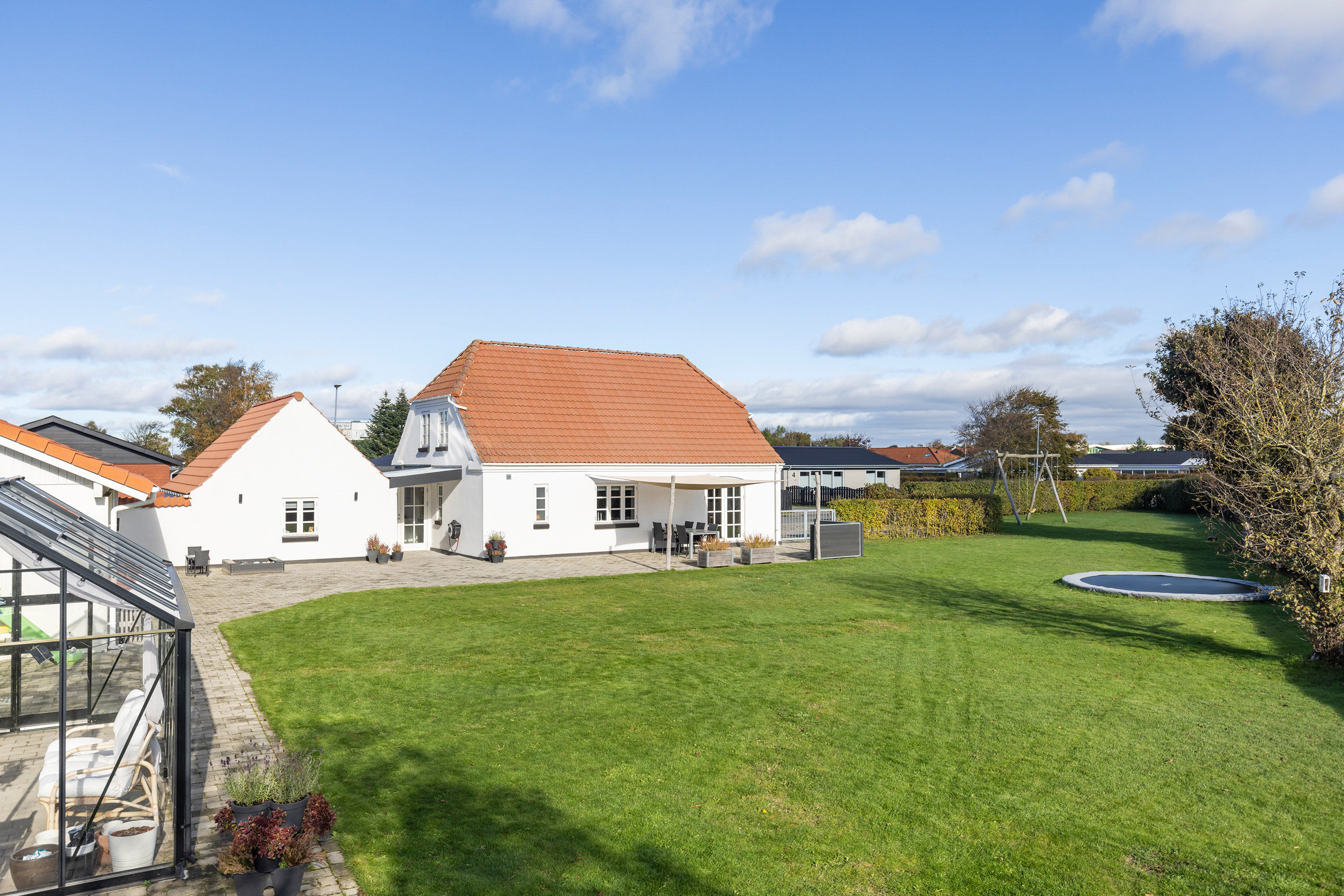 Fremhævet facade billede i fuldskærmstilstand. Billede af Hybenvej 3, 9440 Aabybro