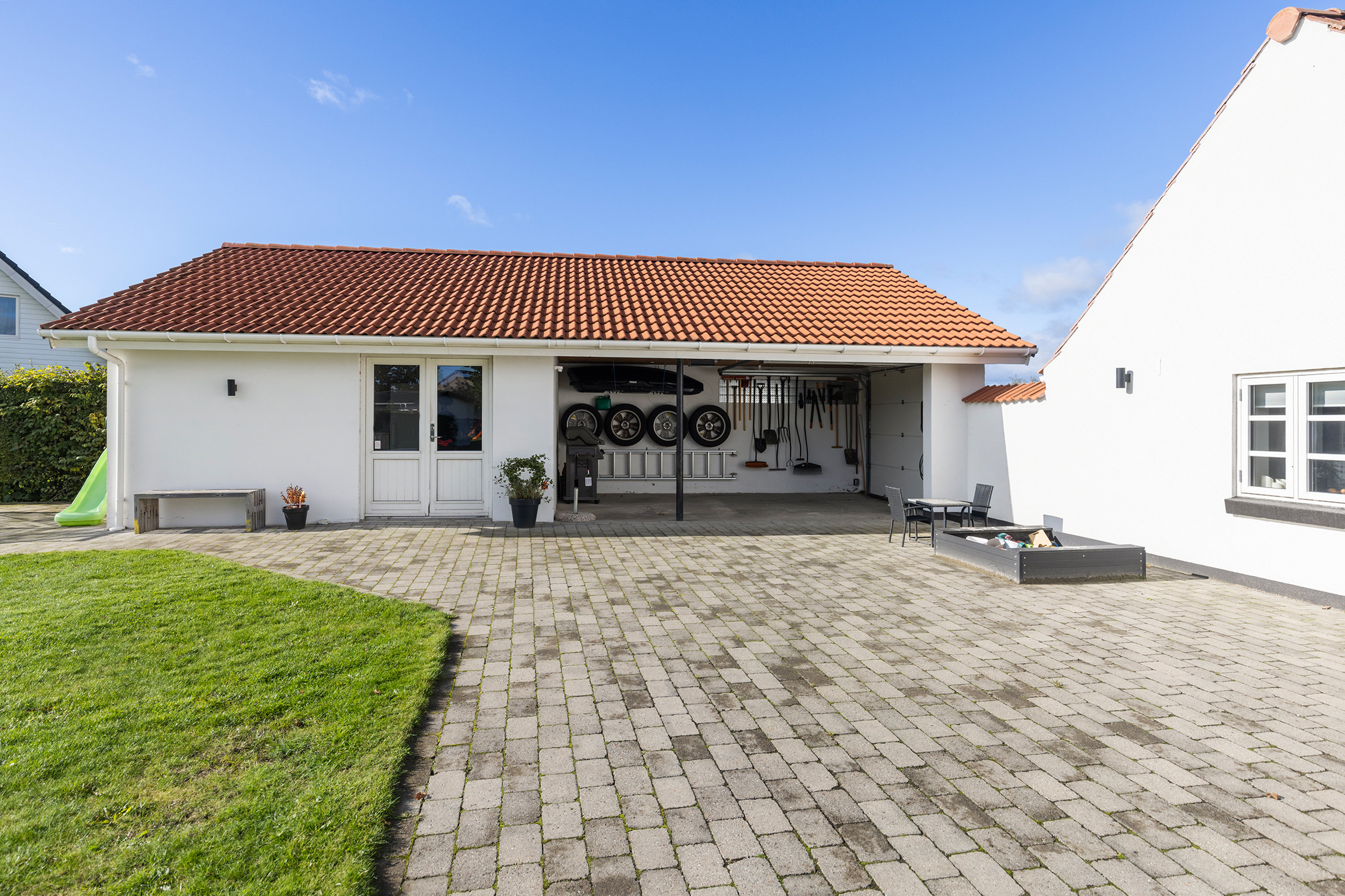 Fremhævet carport billede i fuldskærmstilstand. Billede af Hybenvej 3, 9440 Aabybro